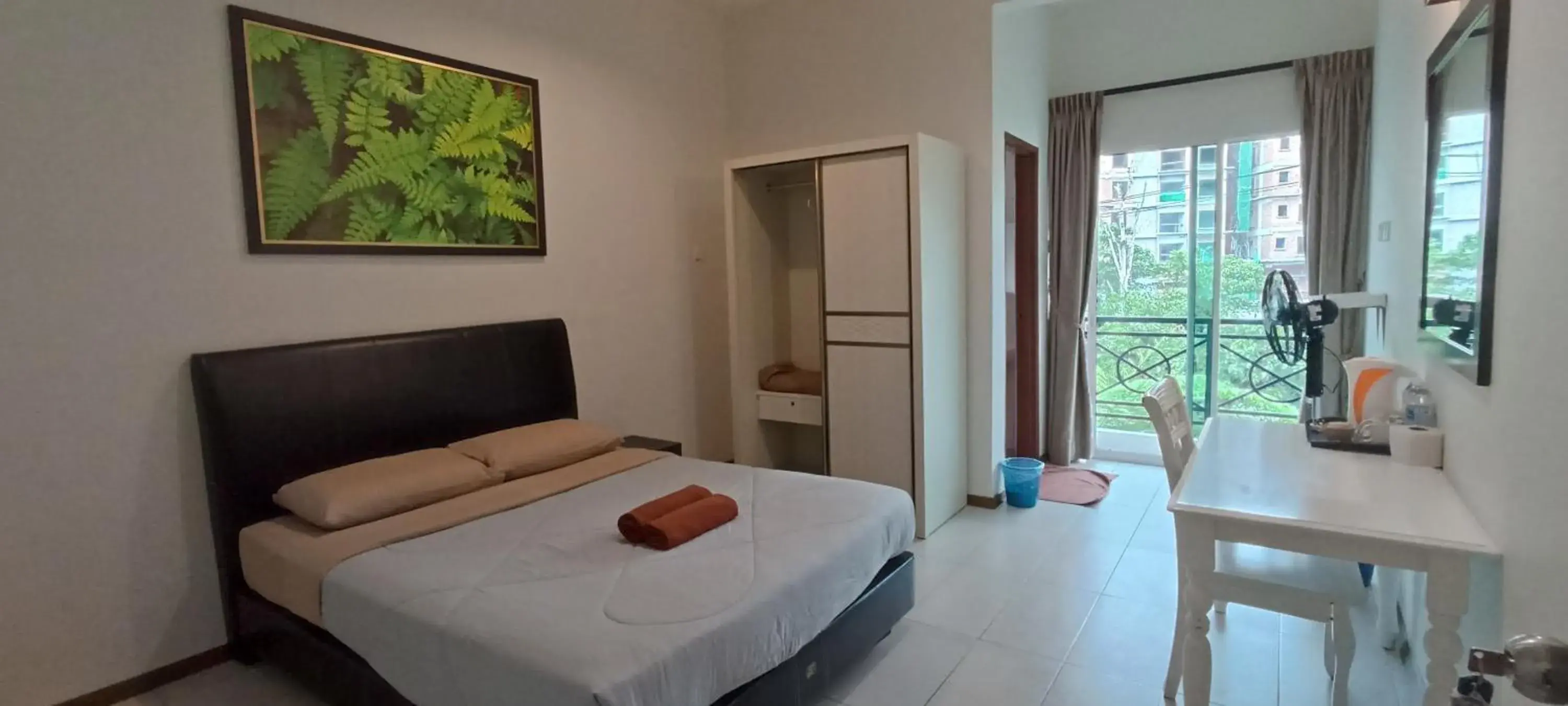 Bed in Rovers Inn Guesthouse - Age 11 And Above Only Bed in Rovers Inn Guesthouse - Age 11 And Above Only