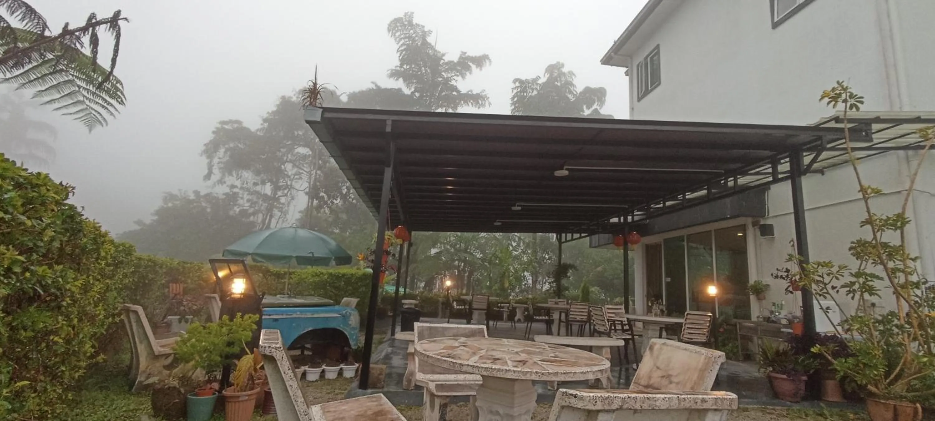 Property building in Rovers Inn Guesthouse - Age 11 And Above Only