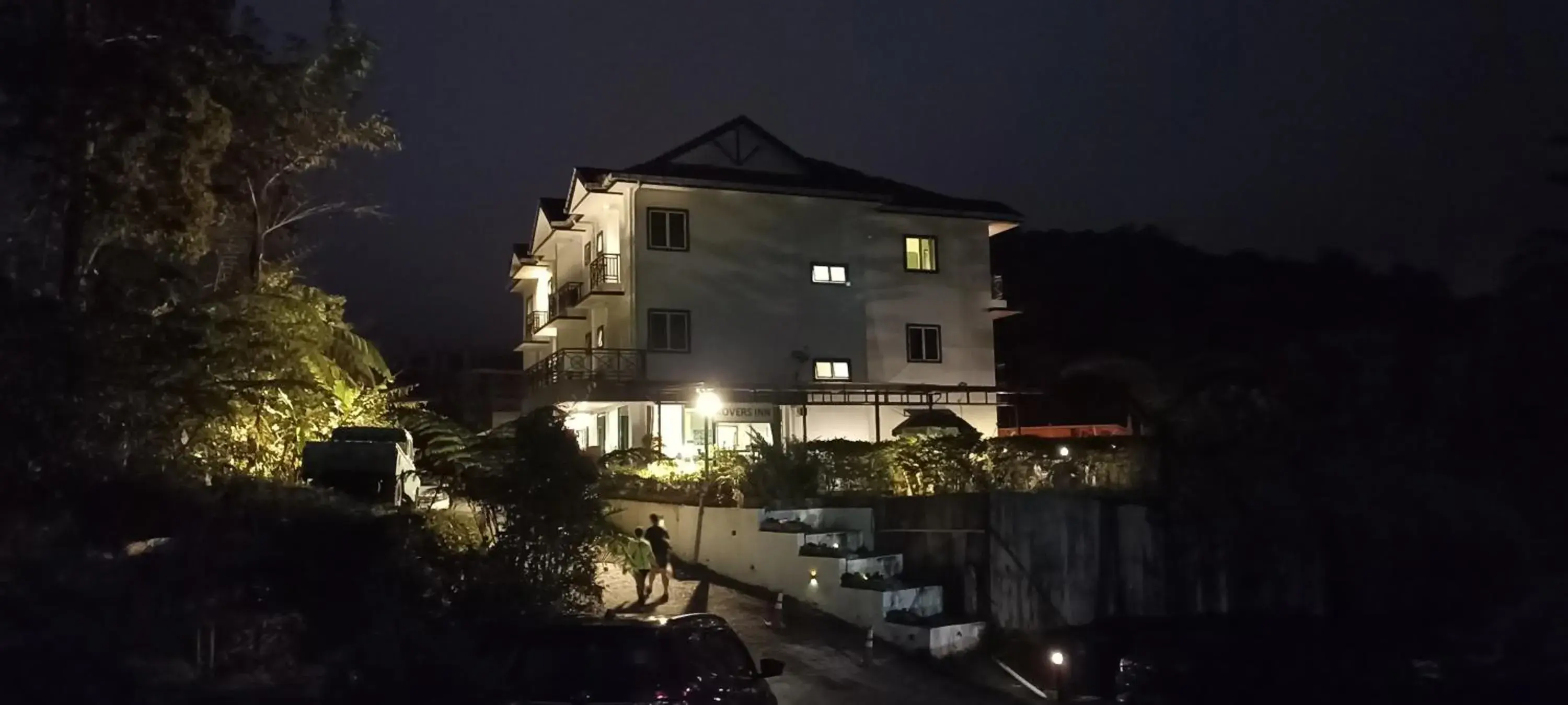 Property building in Rovers Inn Guesthouse - Age 11 And Above Only Property building in Rovers Inn Guesthouse - Age 11 And Above Only