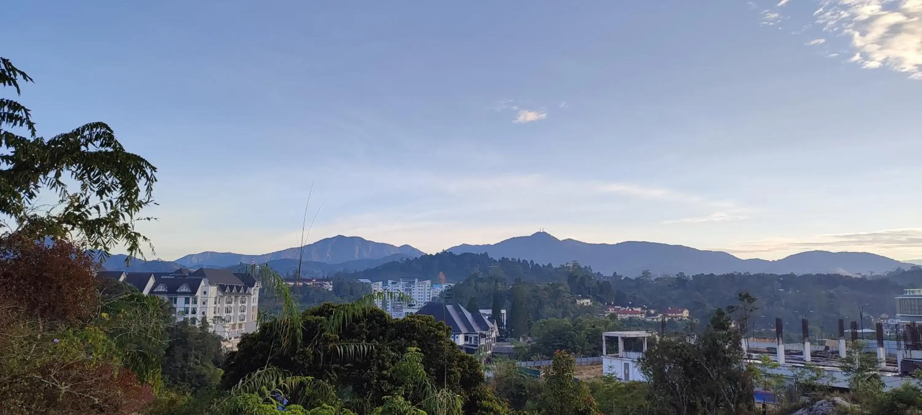 Mountain view in Rovers Inn Guesthouse - Age 11 And Above Only Mountain view in Rovers Inn Guesthouse - Age 11 And Above Only