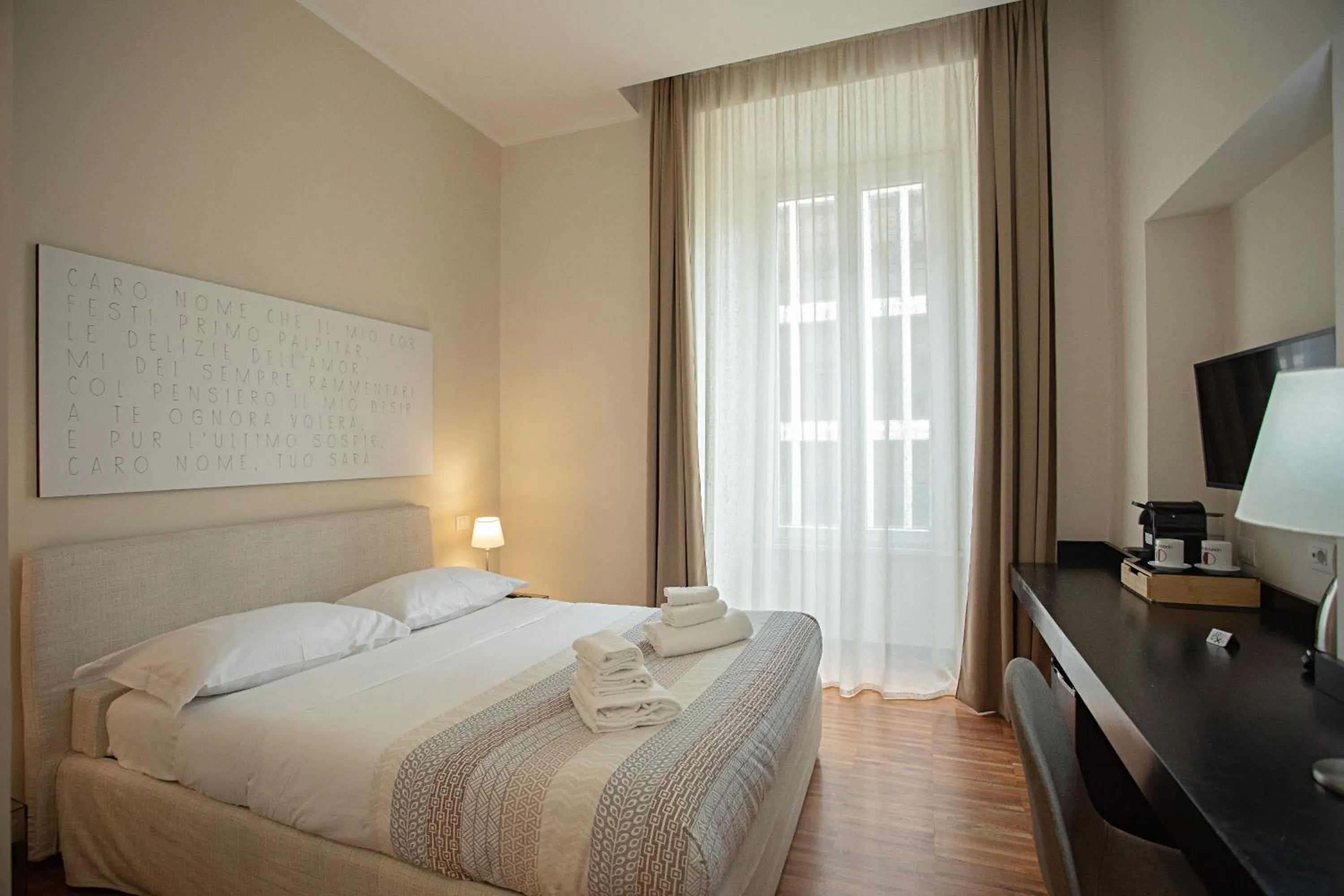Double Room with Private Bathroom in OperaDreams2