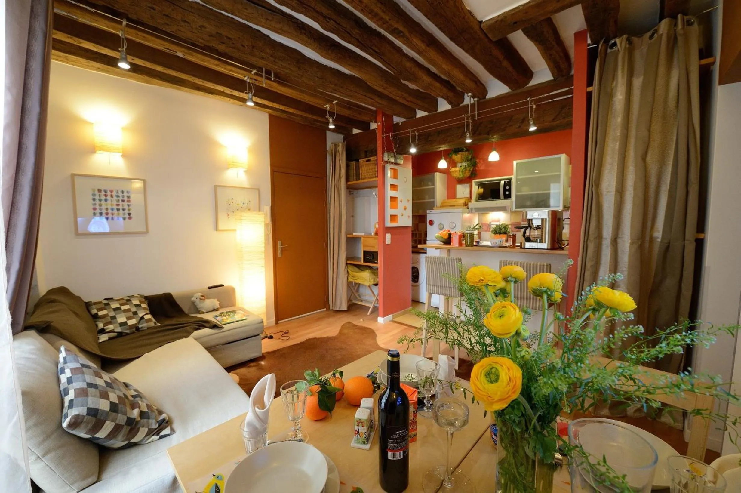 Living room in Les Patios du Marais 1