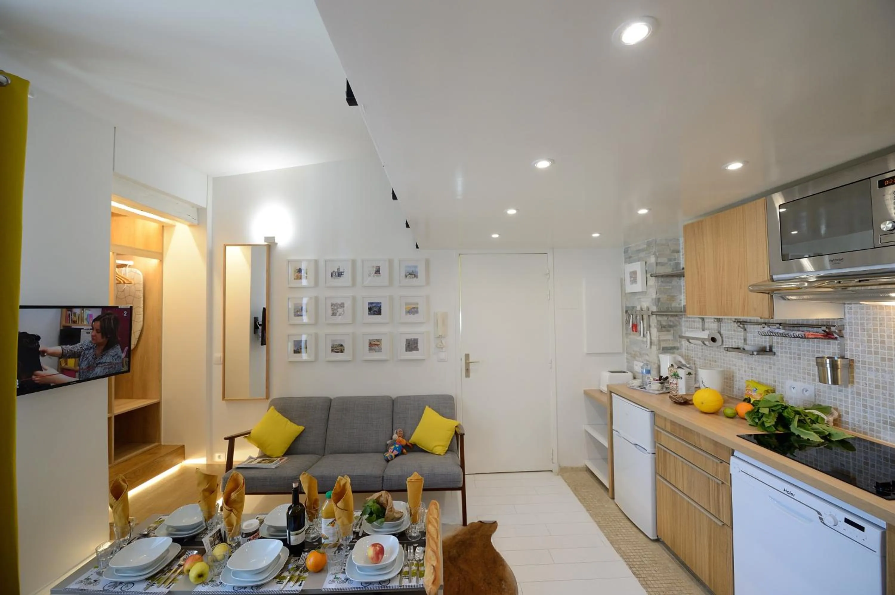 TV and multimedia in Les Patios du Marais 1