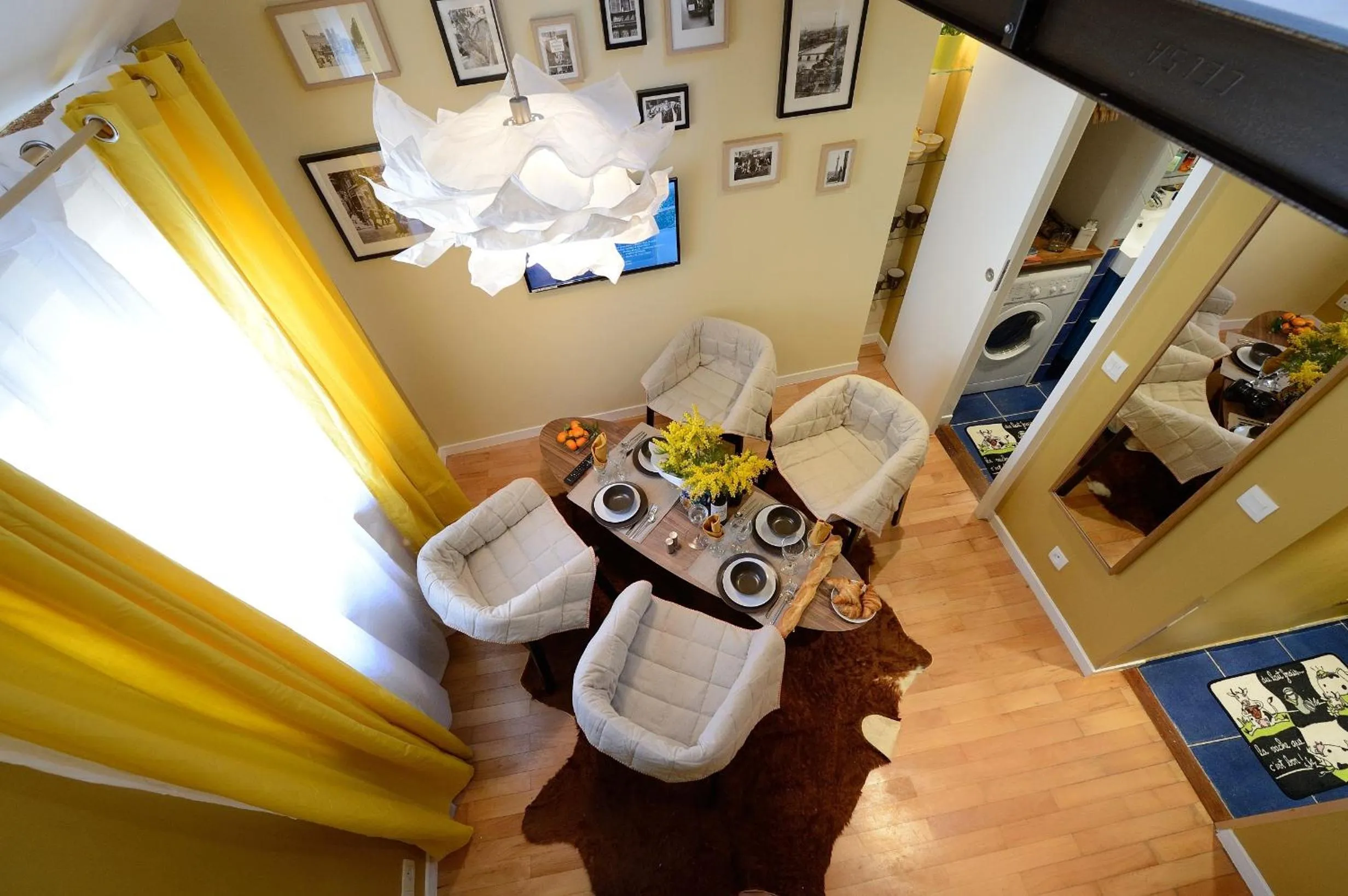 Dining area in Les Patios du Marais 1