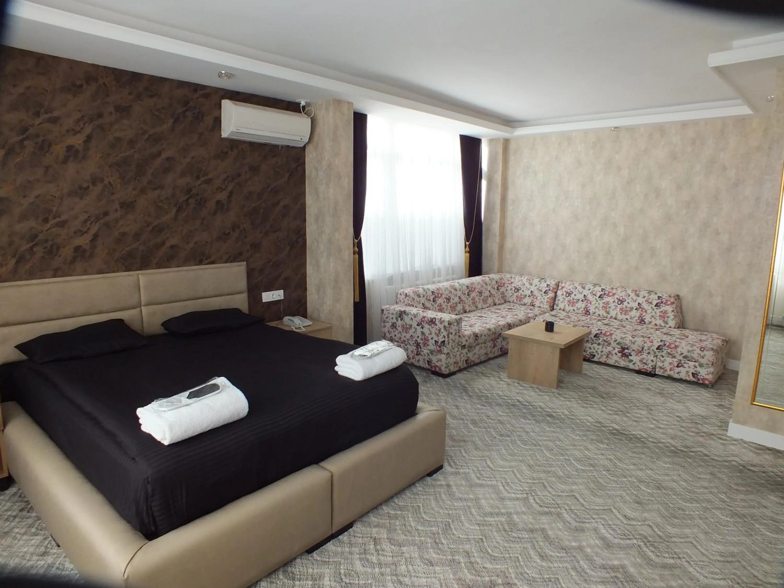 Bed in ÇANKAYA SUIT HOTEL