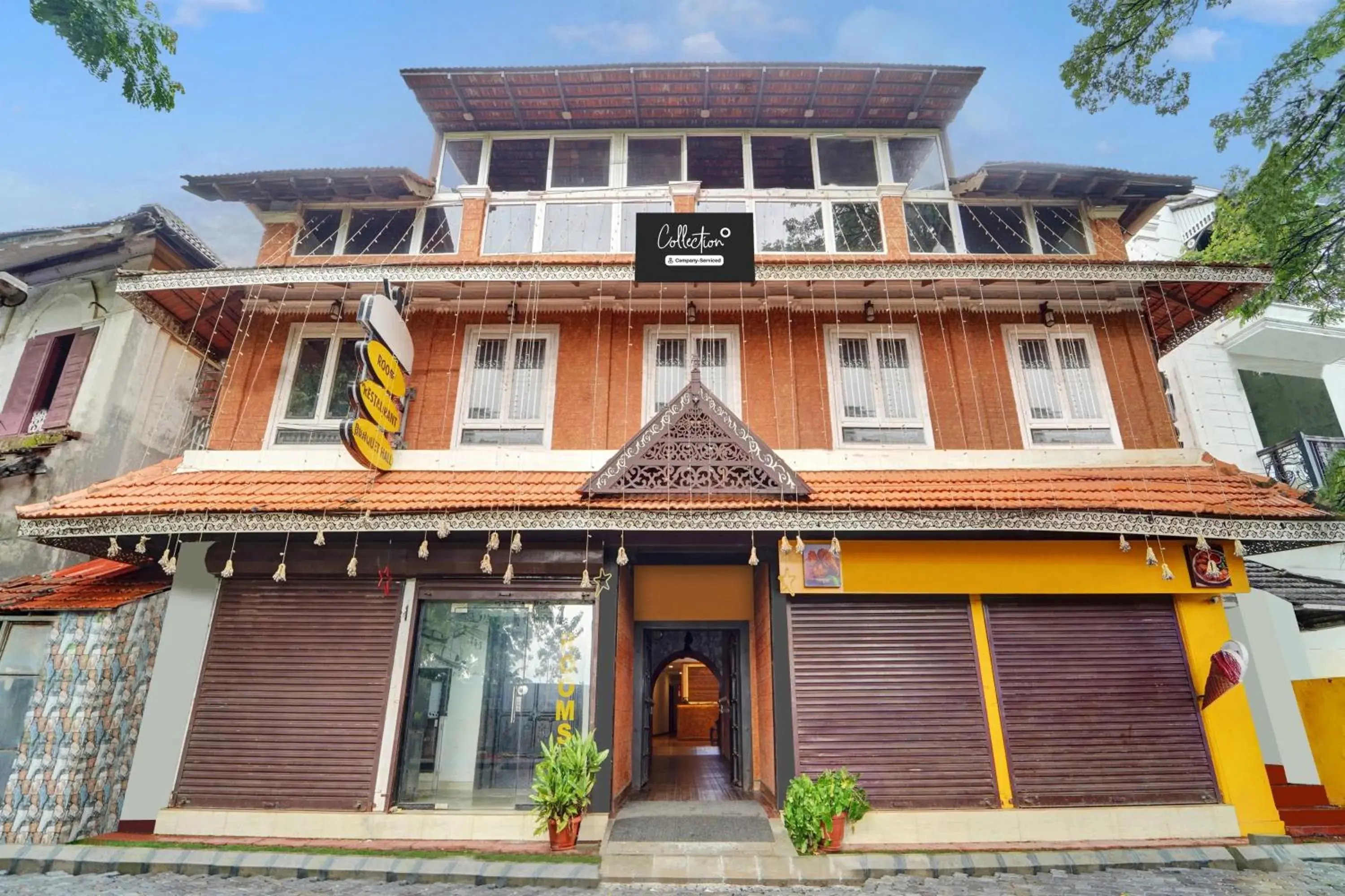 Facade/entrance in Super Collection O Calvathy Road Near Fort Kochi Facade/entrance in Super Collection O Calvathy Road Near Fort Kochi