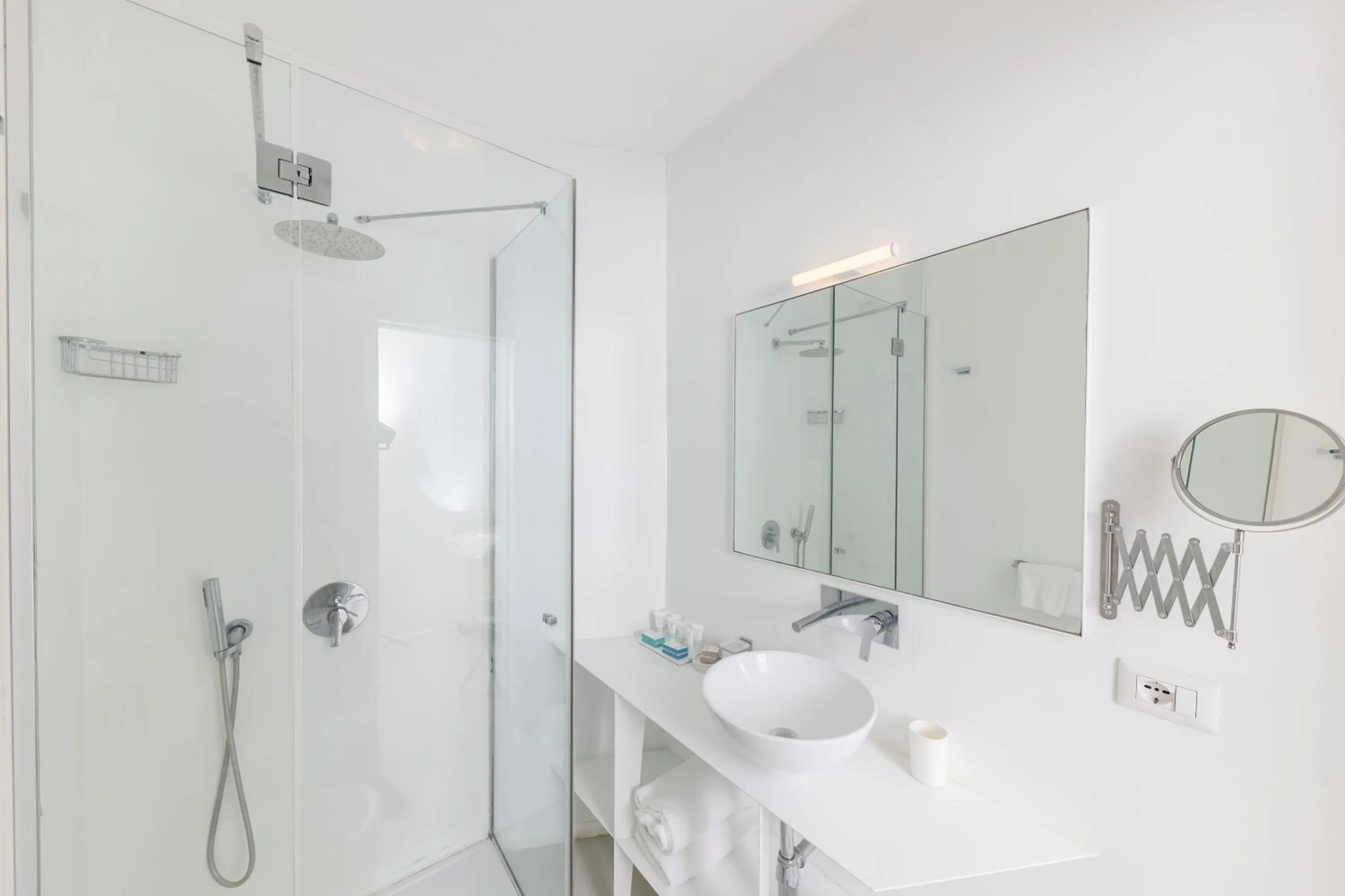 Bathroom in Villa La Pergola Capri