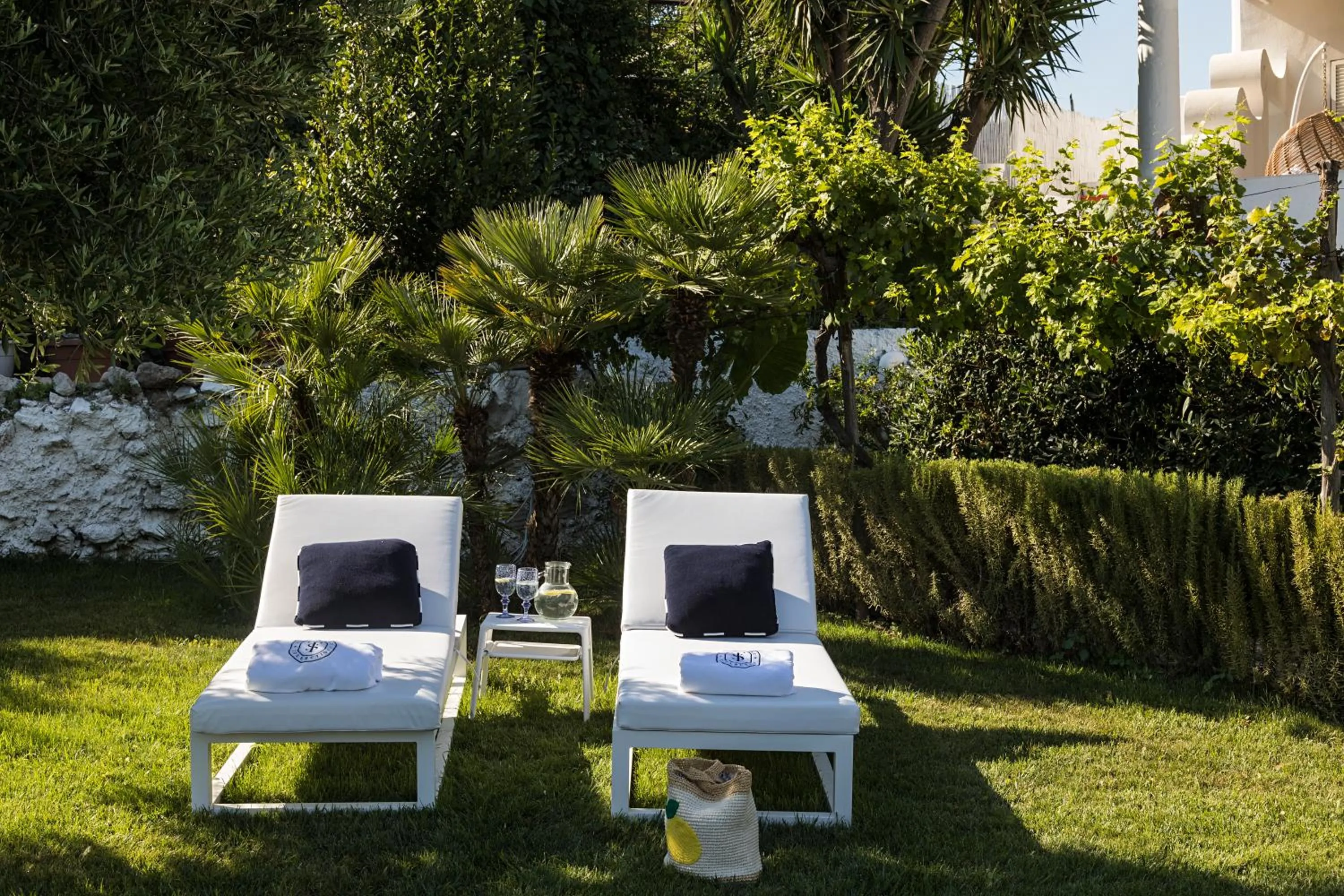 sunbed in Villa La Pergola Capri