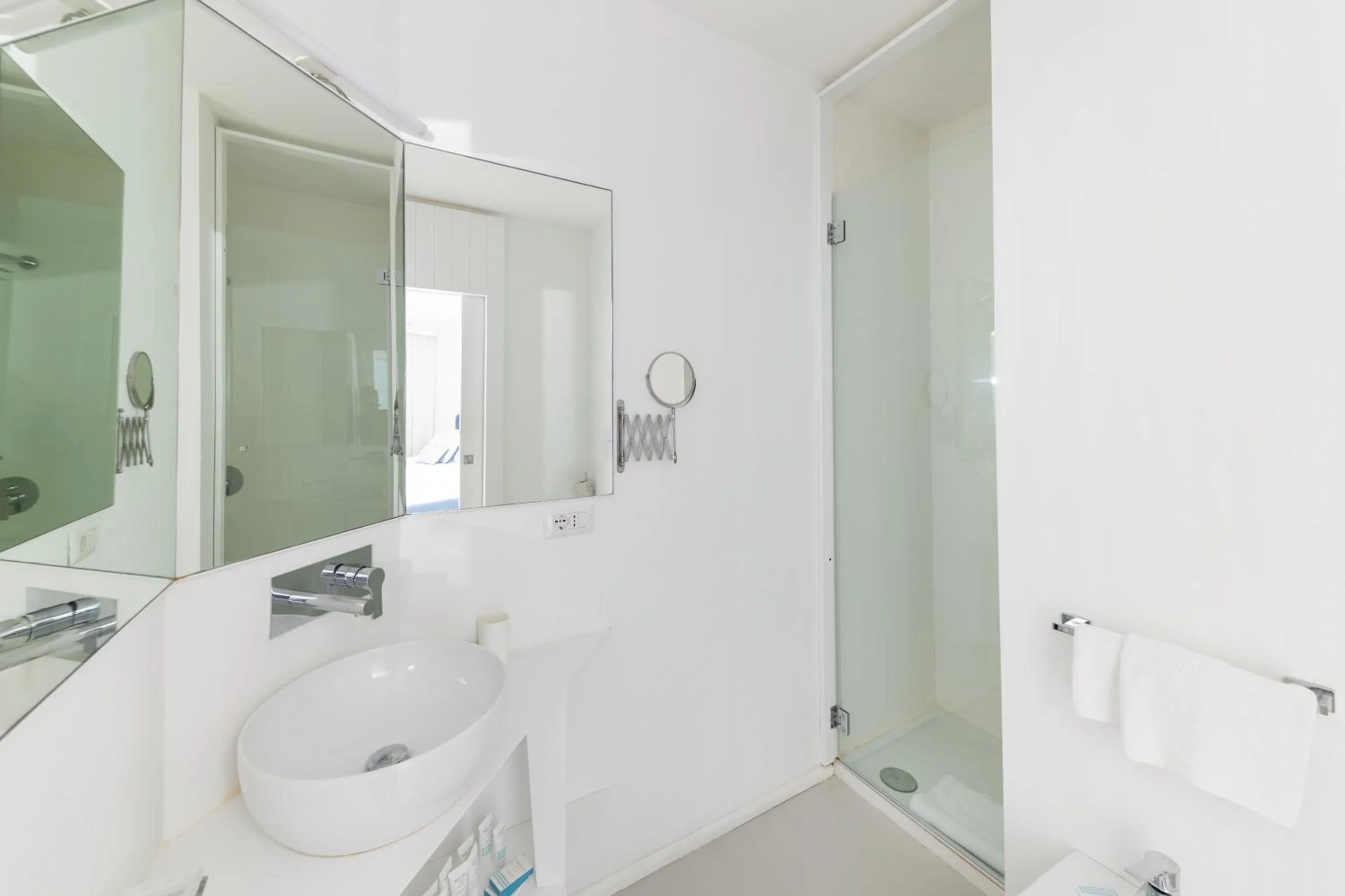 Bathroom in Villa La Pergola Capri