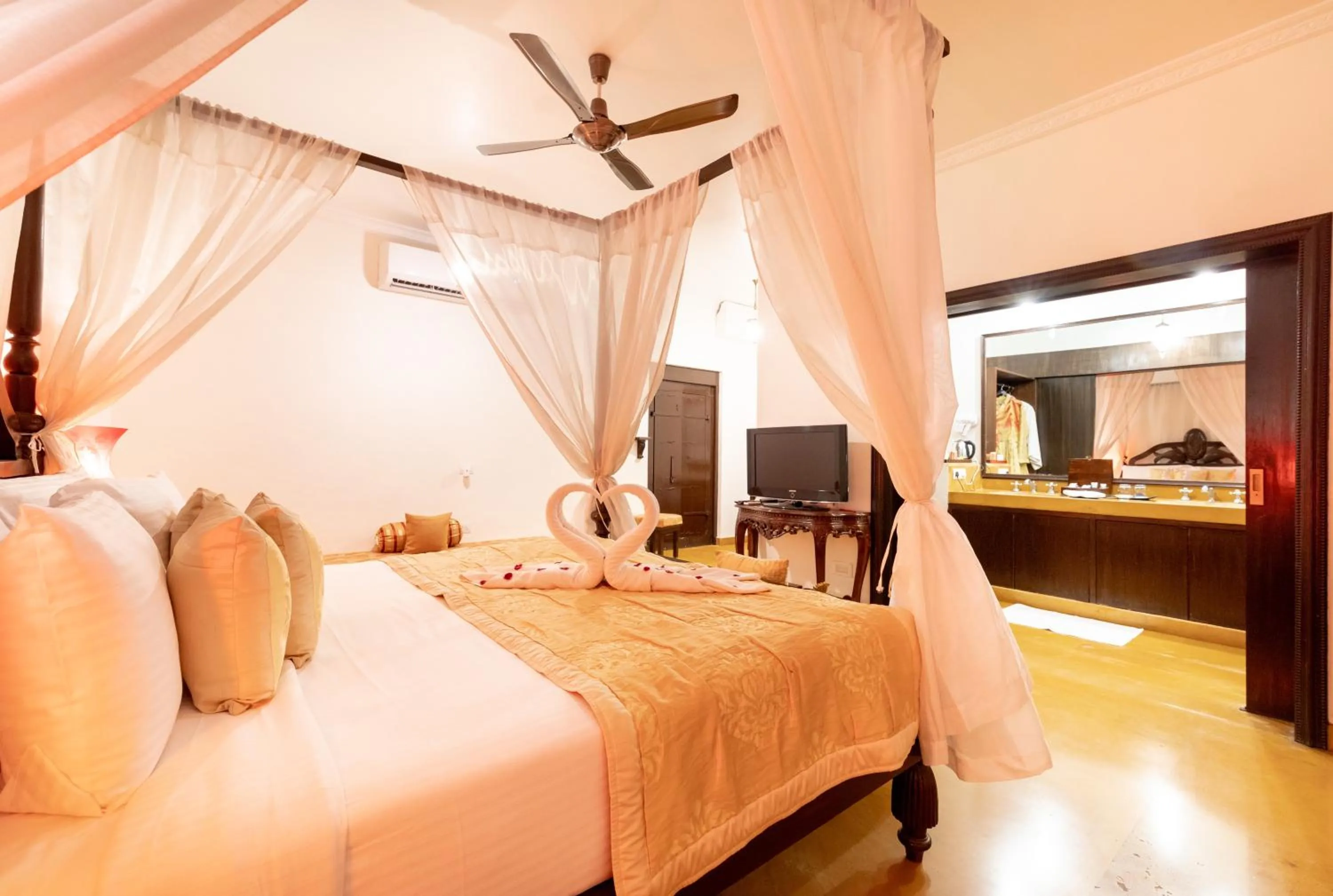 Bed in Fort JadhavGADH -A GADH Heritage Hotel