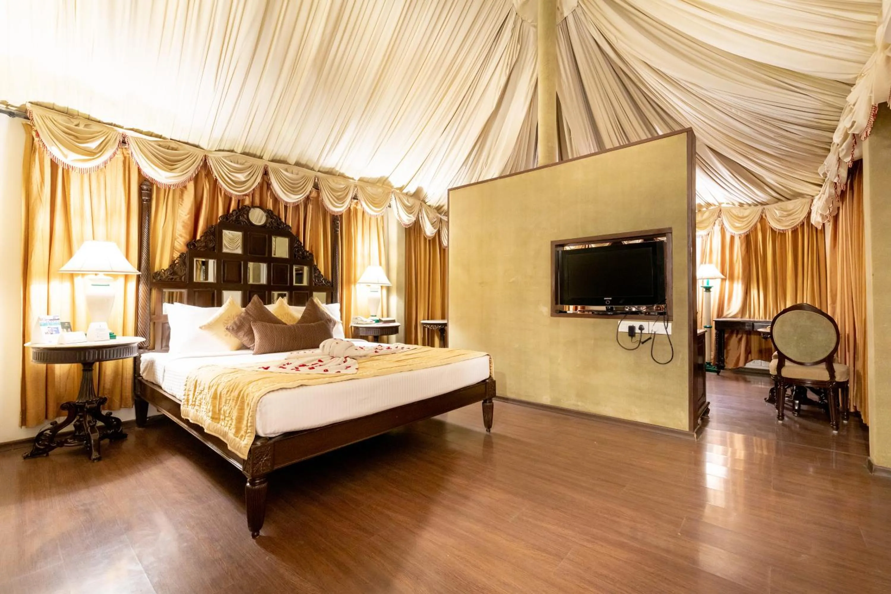 Bed in Fort JadhavGADH -A GADH Heritage Hotel