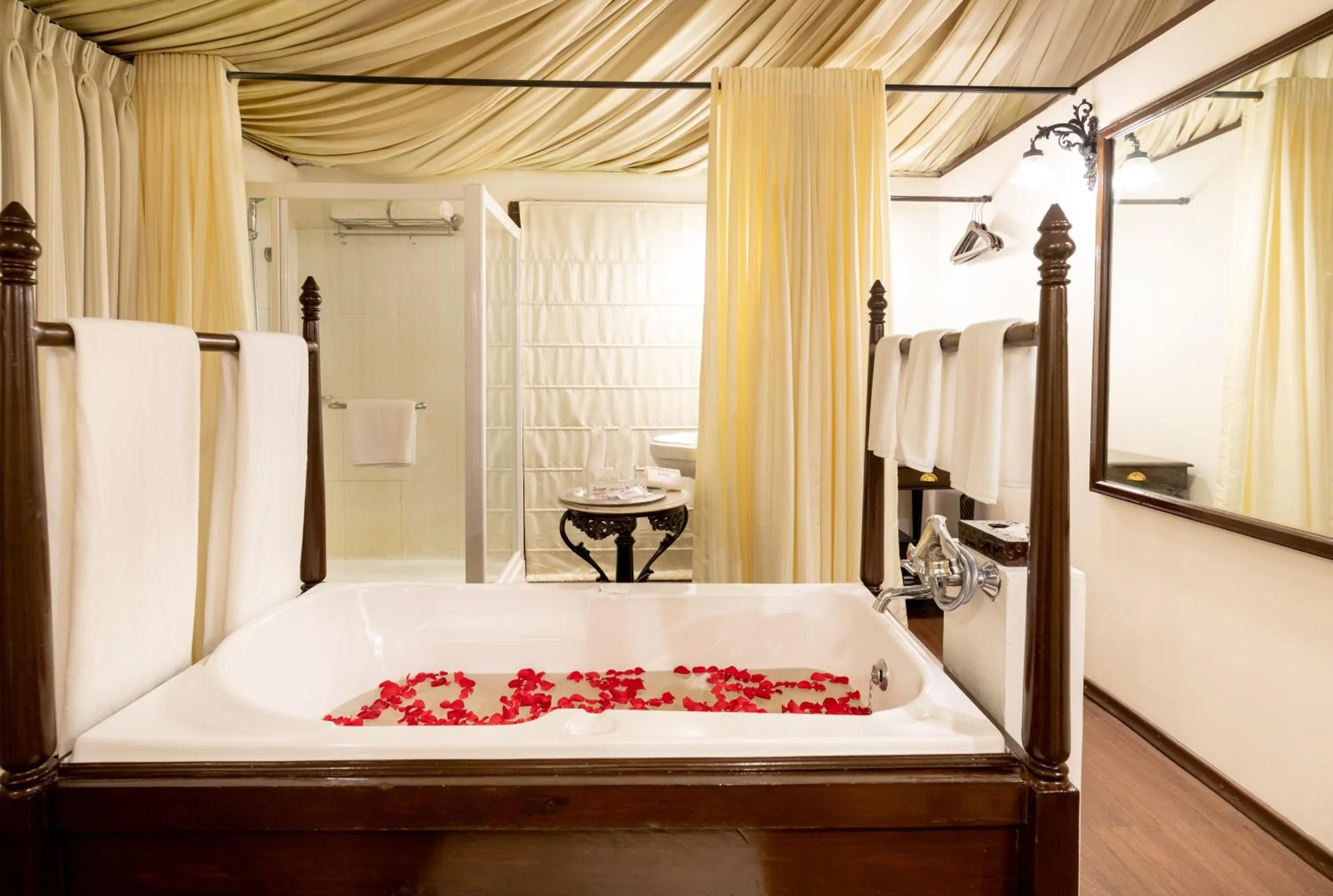 Bed in Fort JadhavGADH -A GADH Heritage Hotel