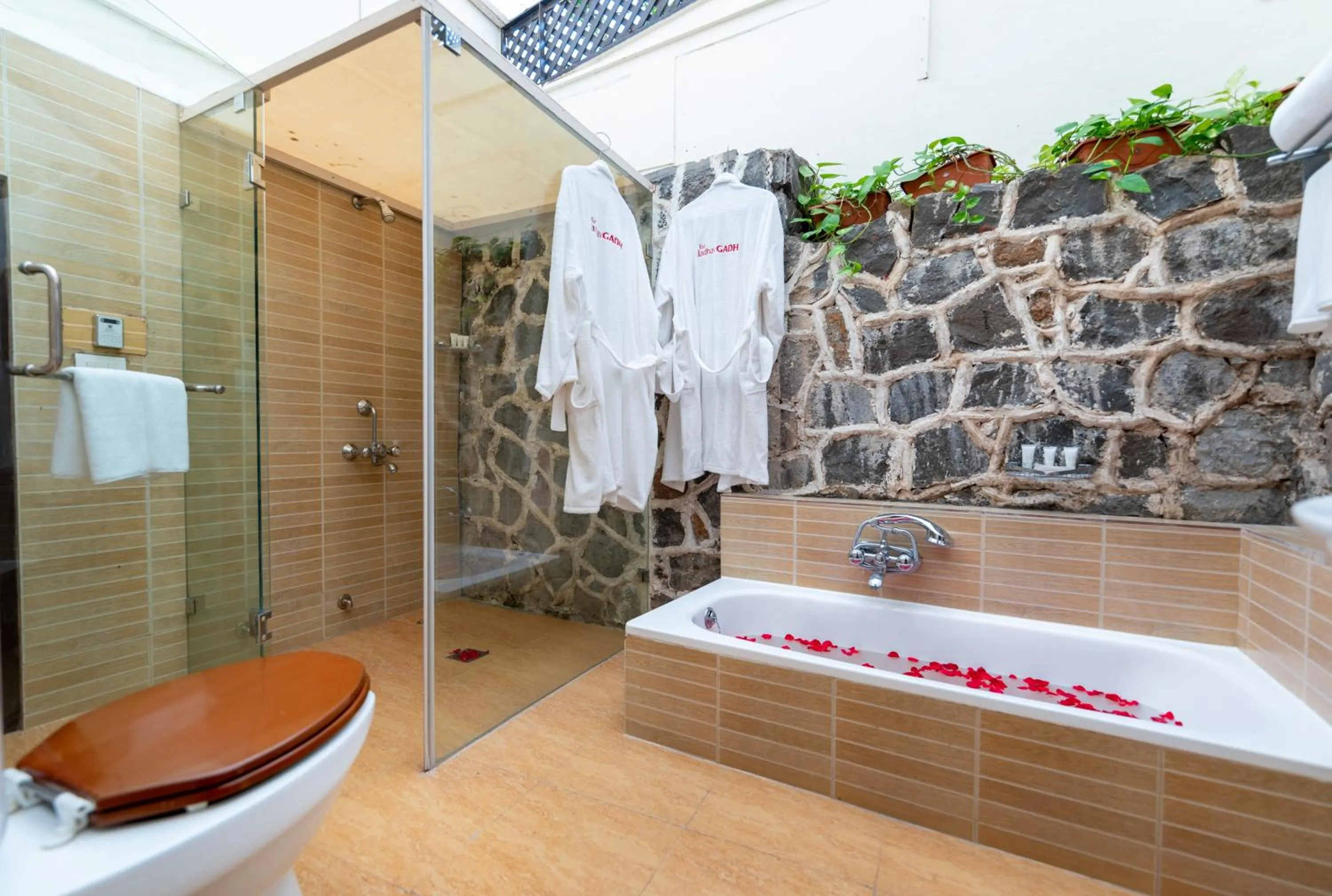 Shower in Fort JadhavGADH -A GADH Heritage Hotel