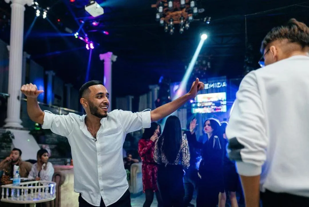 Restaurant/places to eat in Alexander Hotel