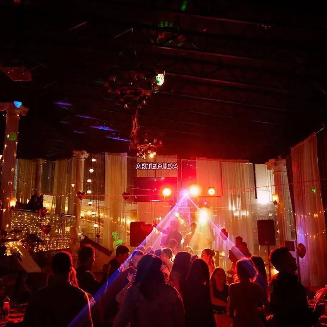 Restaurant/places to eat in Alexander Hotel Restaurant/places to eat in Alexander Hotel