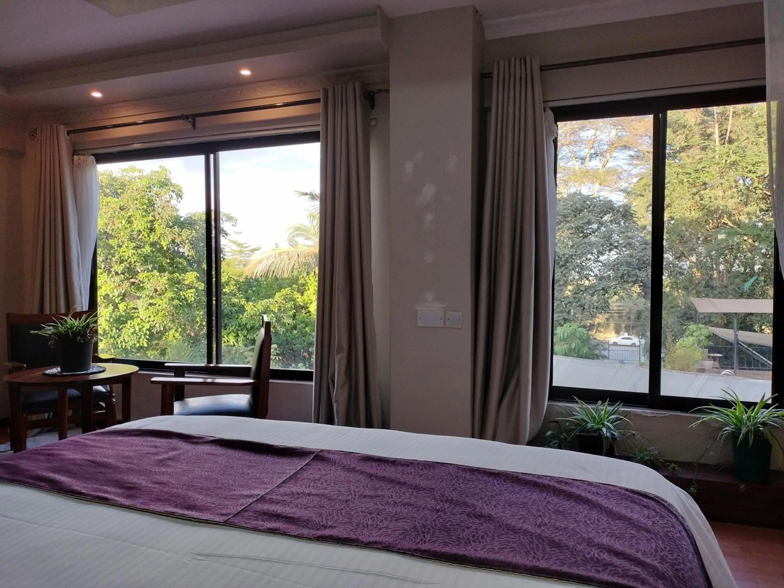 View (from property/room), Bed in Park Place Hotel