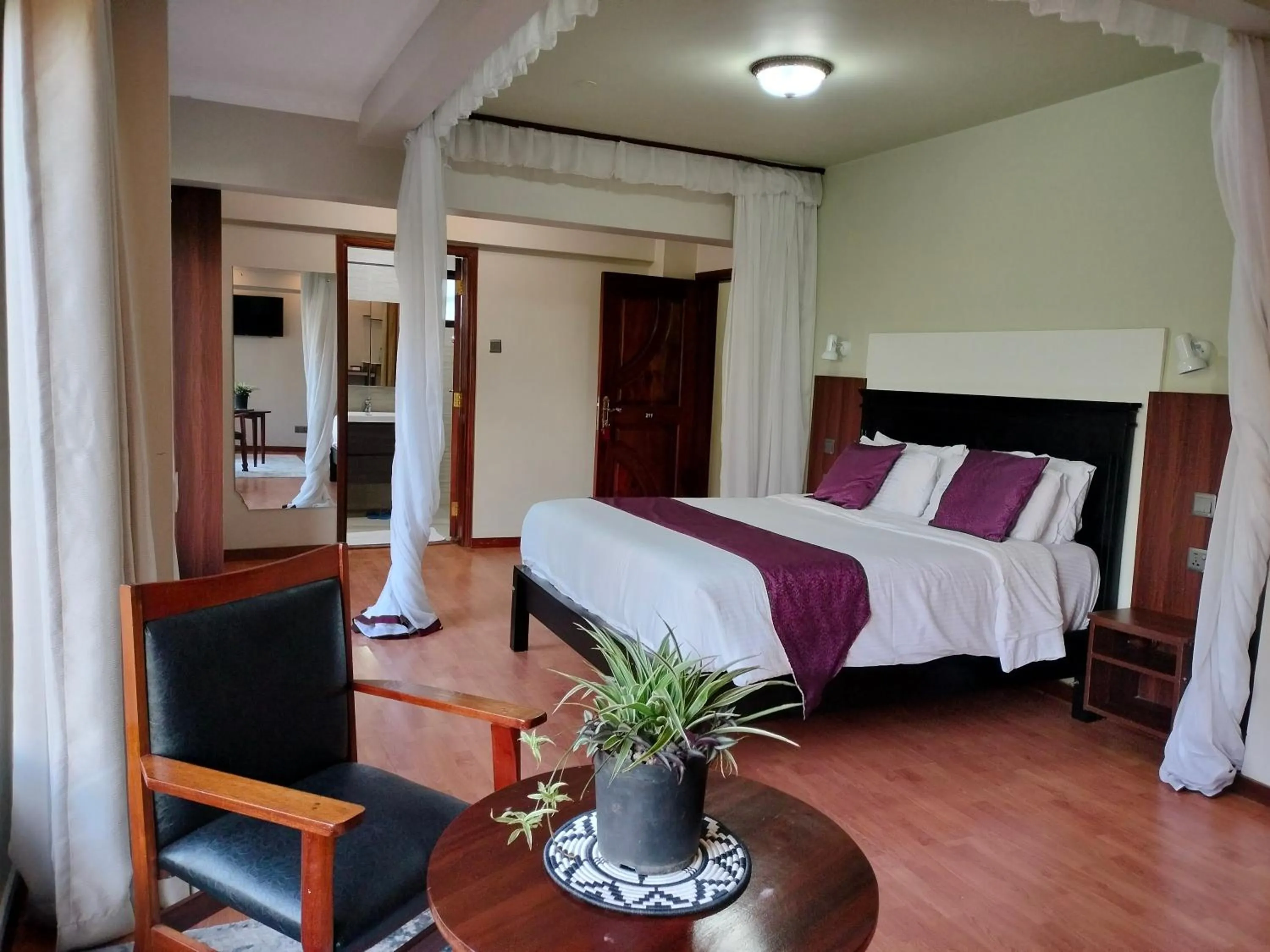 Bed in Park Place Hotel