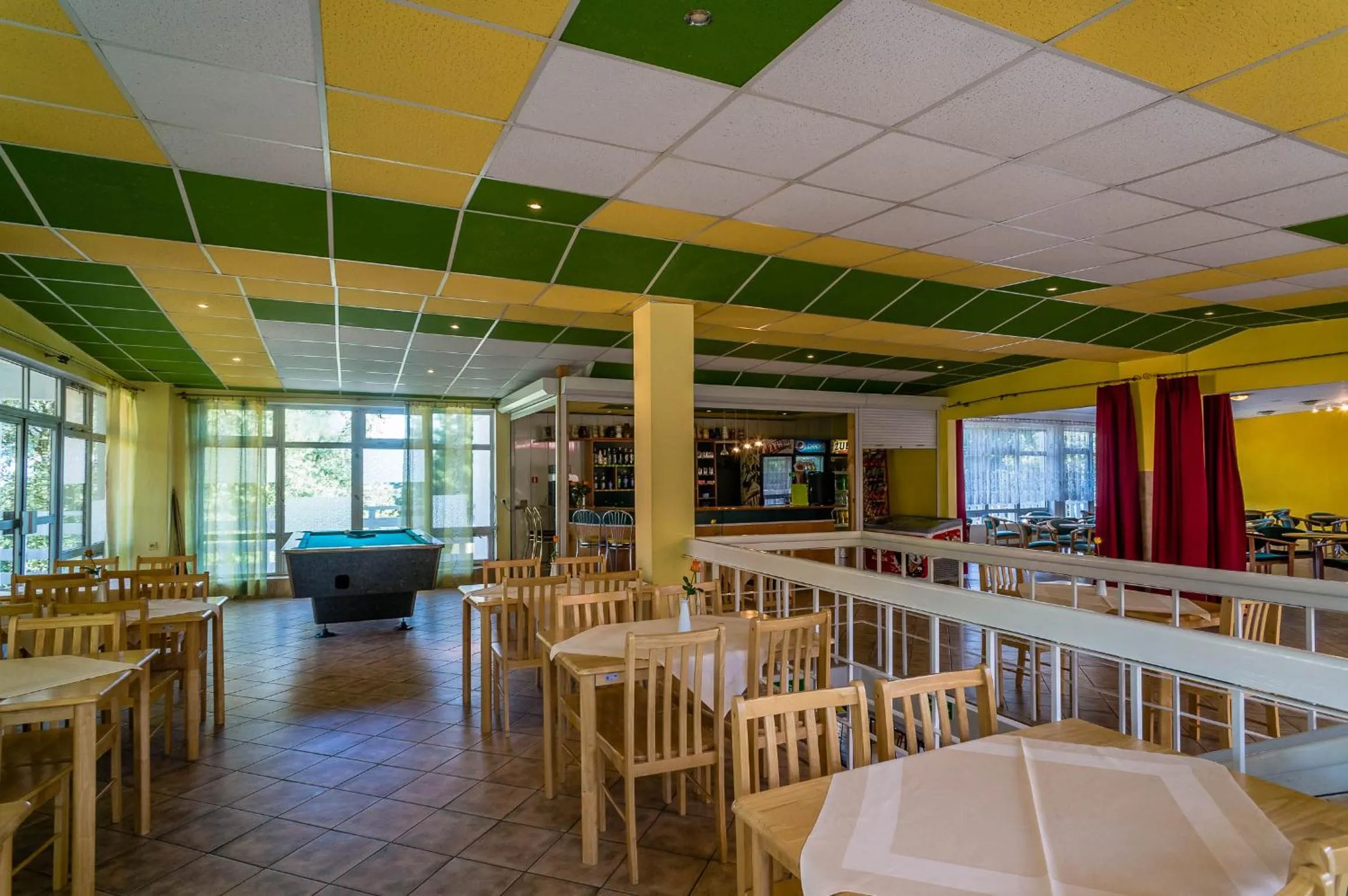 Lounge or bar in Ośrodek Wypoczynkowy Eden Kąty Rybackie