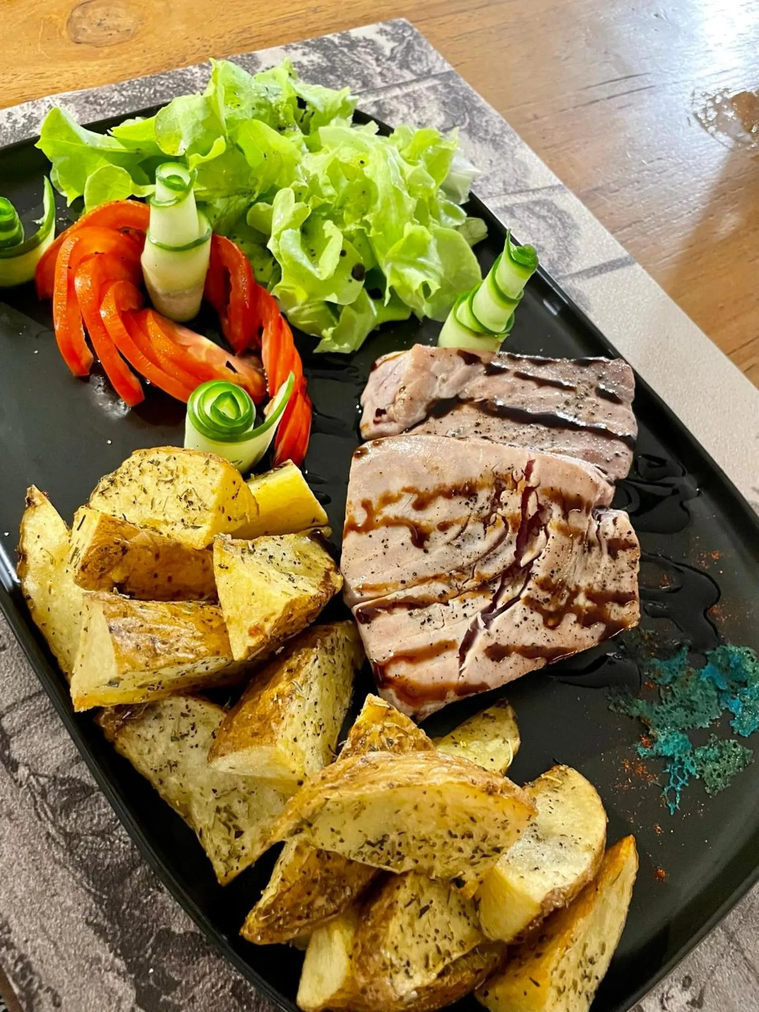 Restaurant/places to eat in Cosy Guest House Sous le Badamier