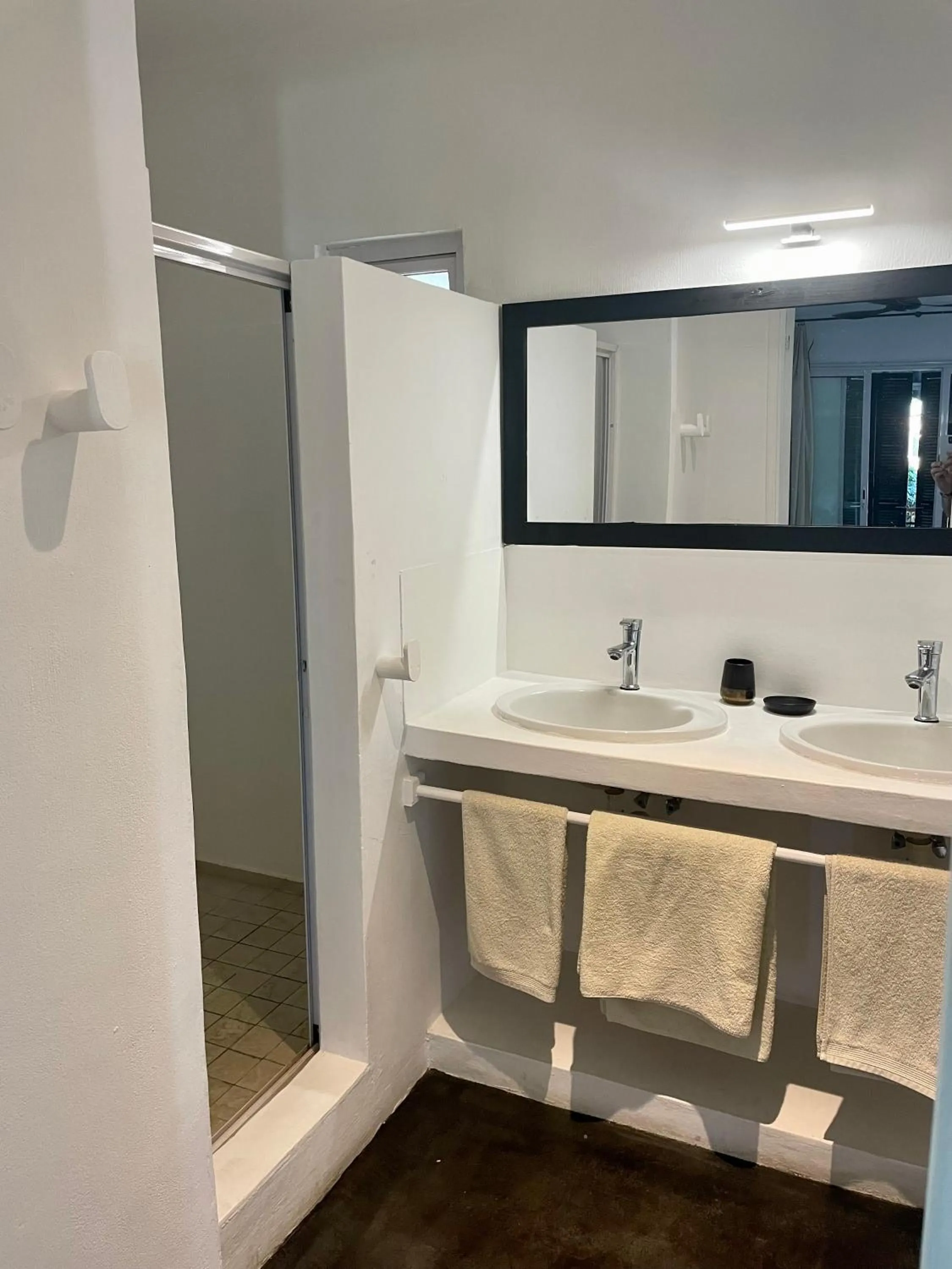 Bathroom in Cosy Guest House Sous le Badamier