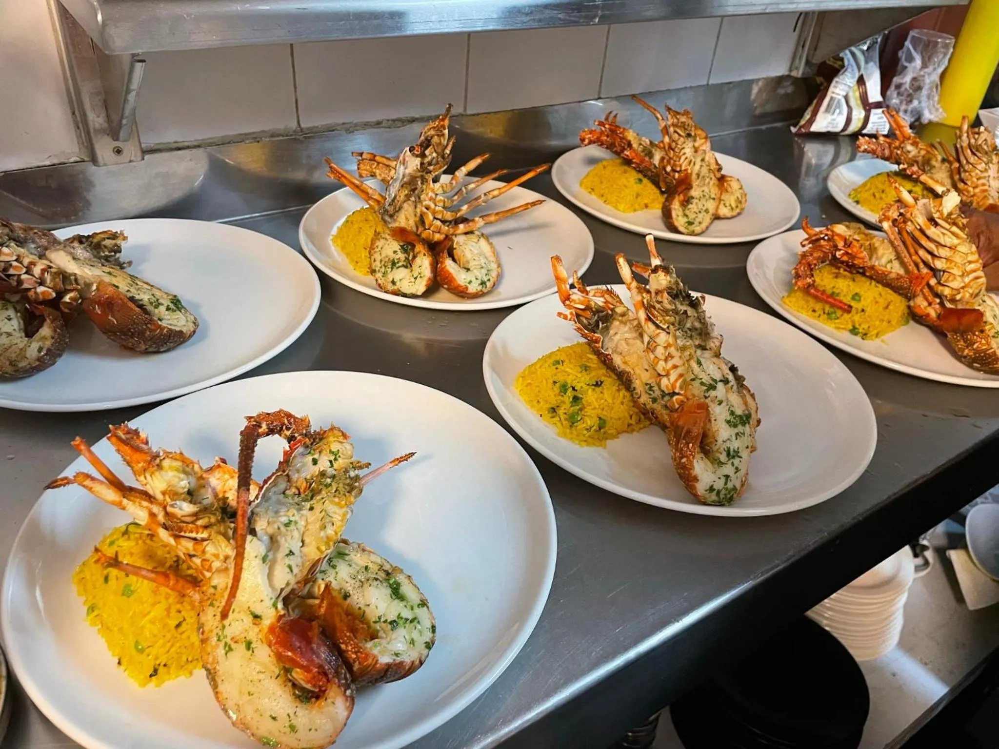 Restaurant/places to eat in Cosy Guest House Sous le Badamier