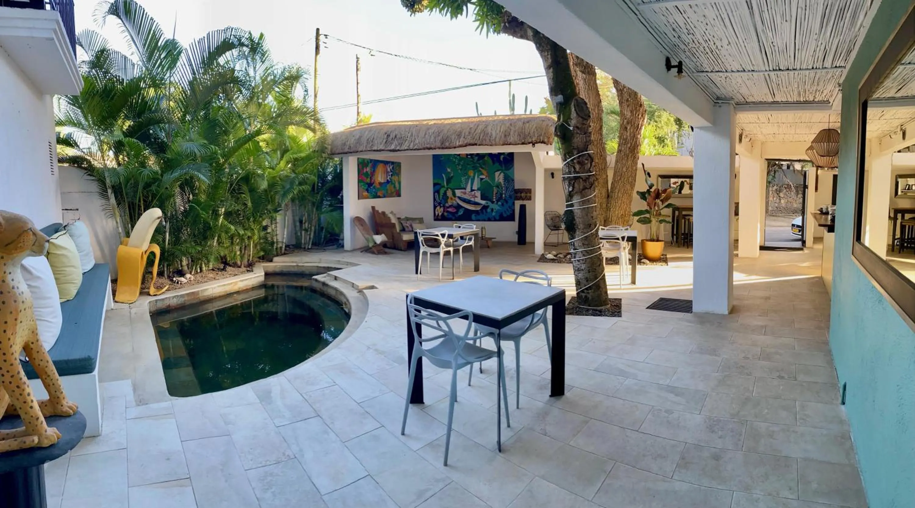 Patio in Cosy Guest House Sous le Badamier