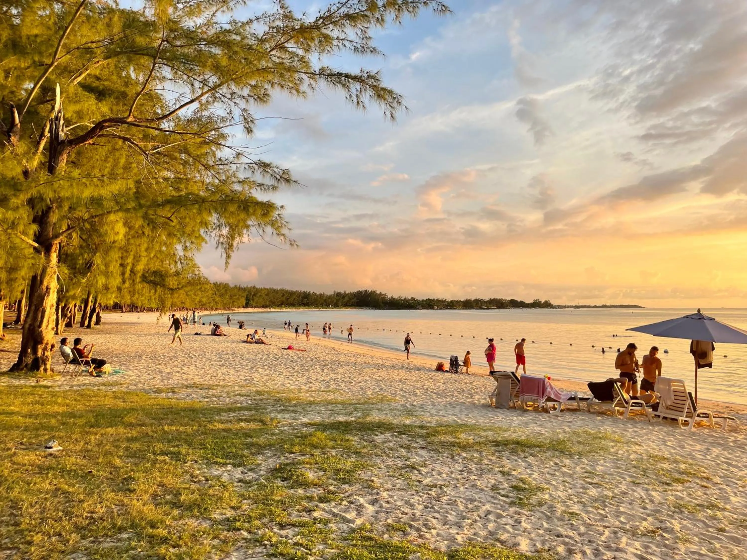 Beach in Cosy Guest House Sous le Badamier