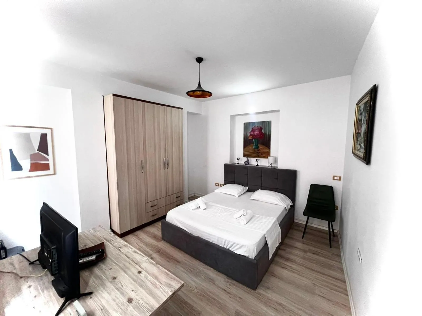 Bed in Budget Retreat Tirana & Studios