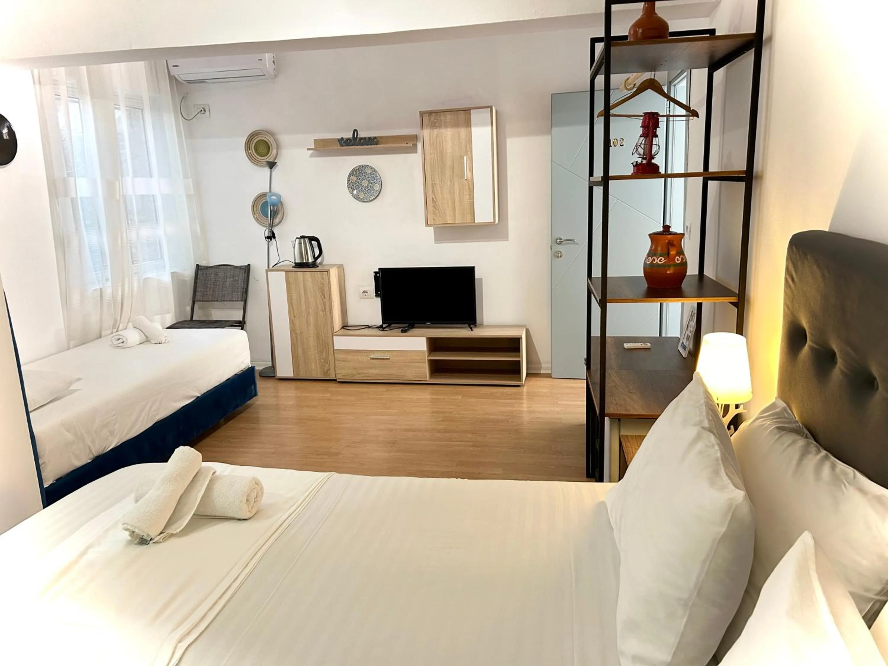 Bedroom, Bed in Budget Retreat Tirana & Studios