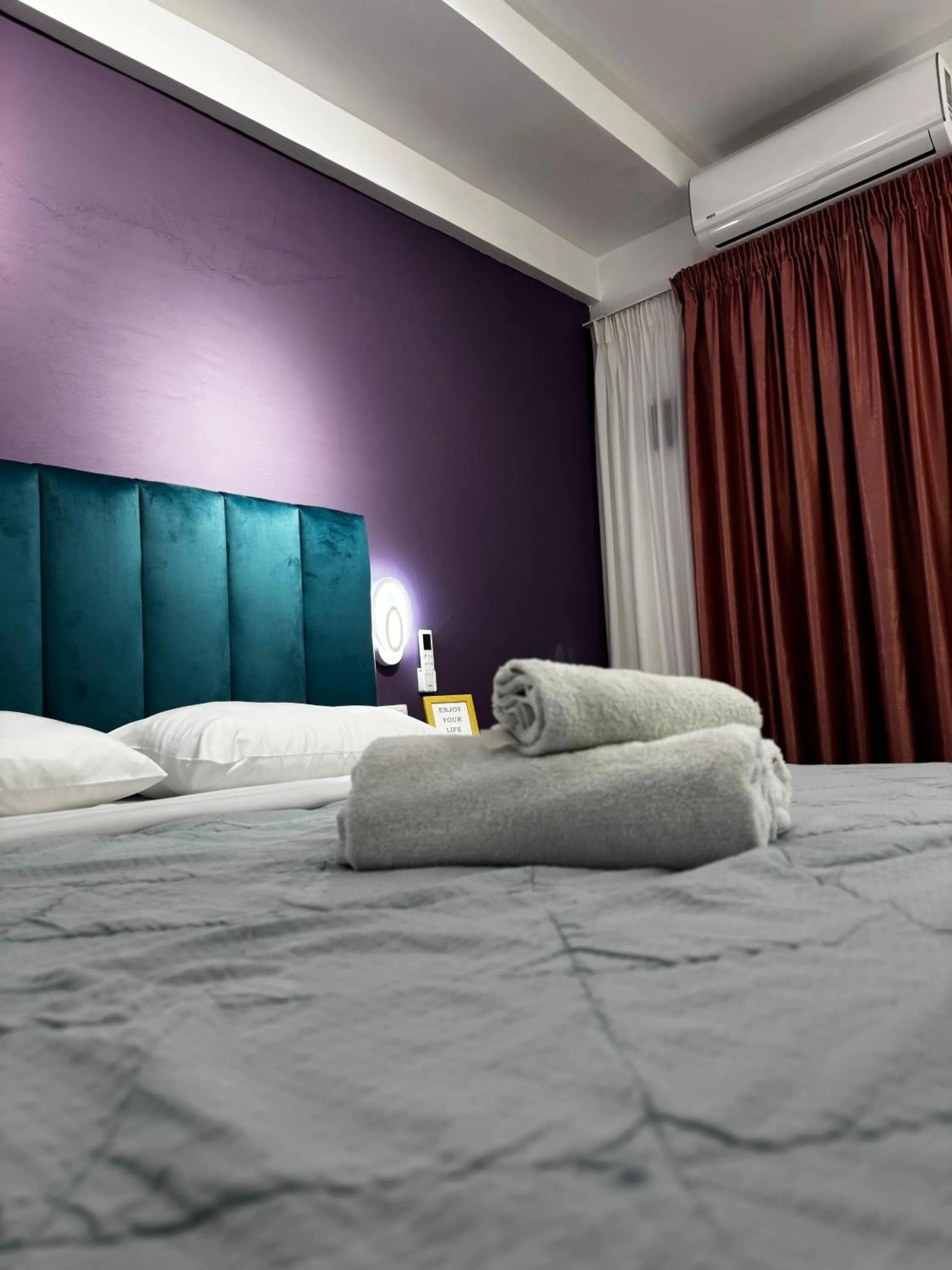 Bed in Budget Retreat Tirana & Studios