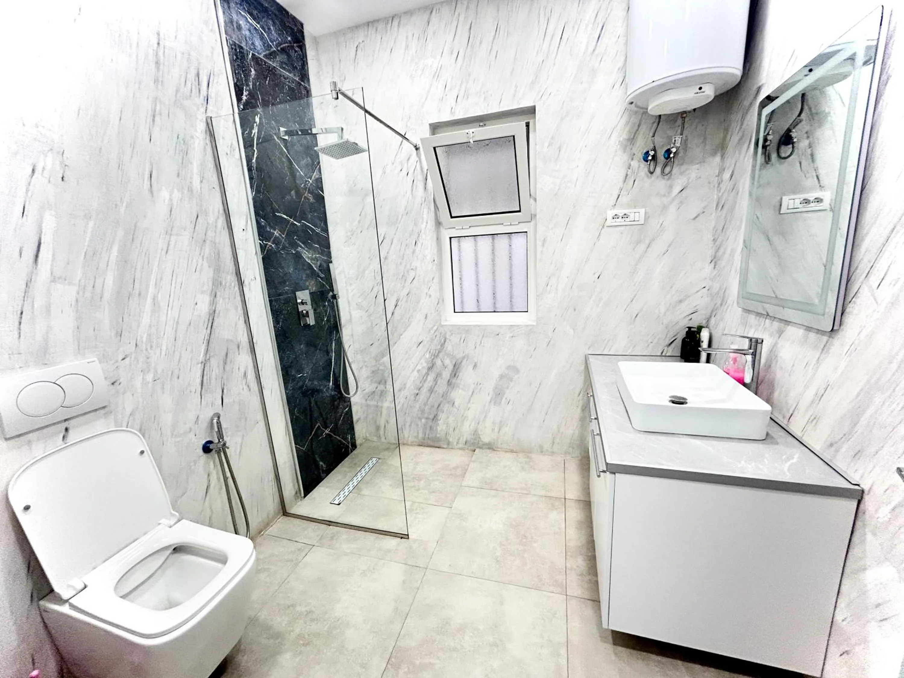 Budget Retreat Tirana & Studios