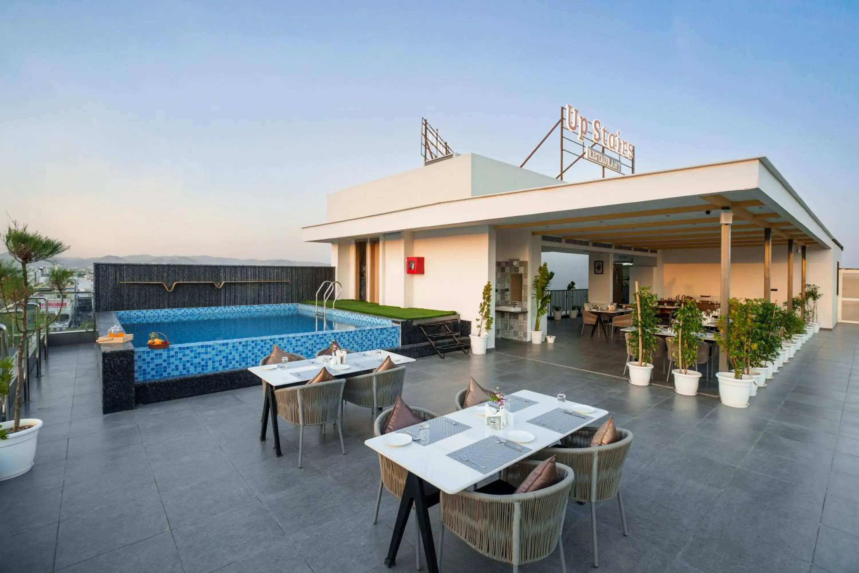 Restaurant/places to eat in 7 rays hotel Restaurant/places to eat in 7 rays hotel