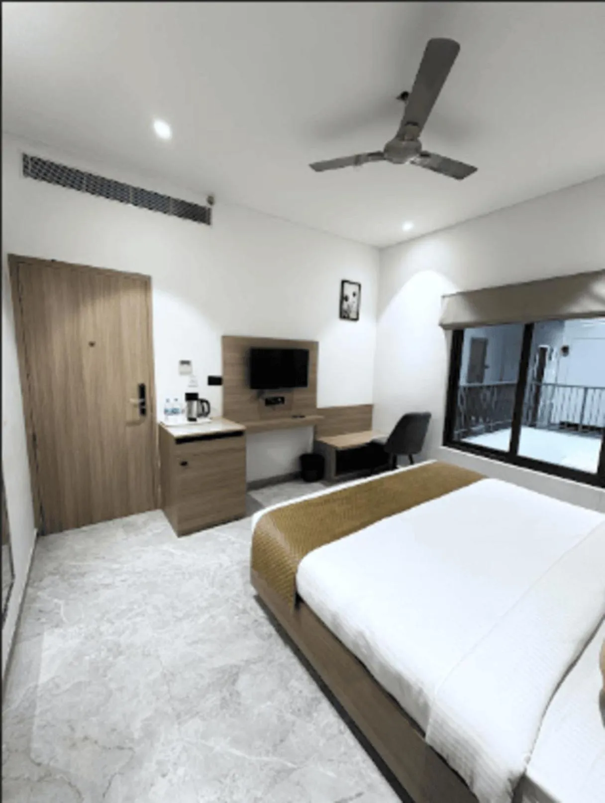 Bedroom, Bed in 7 rays hotel