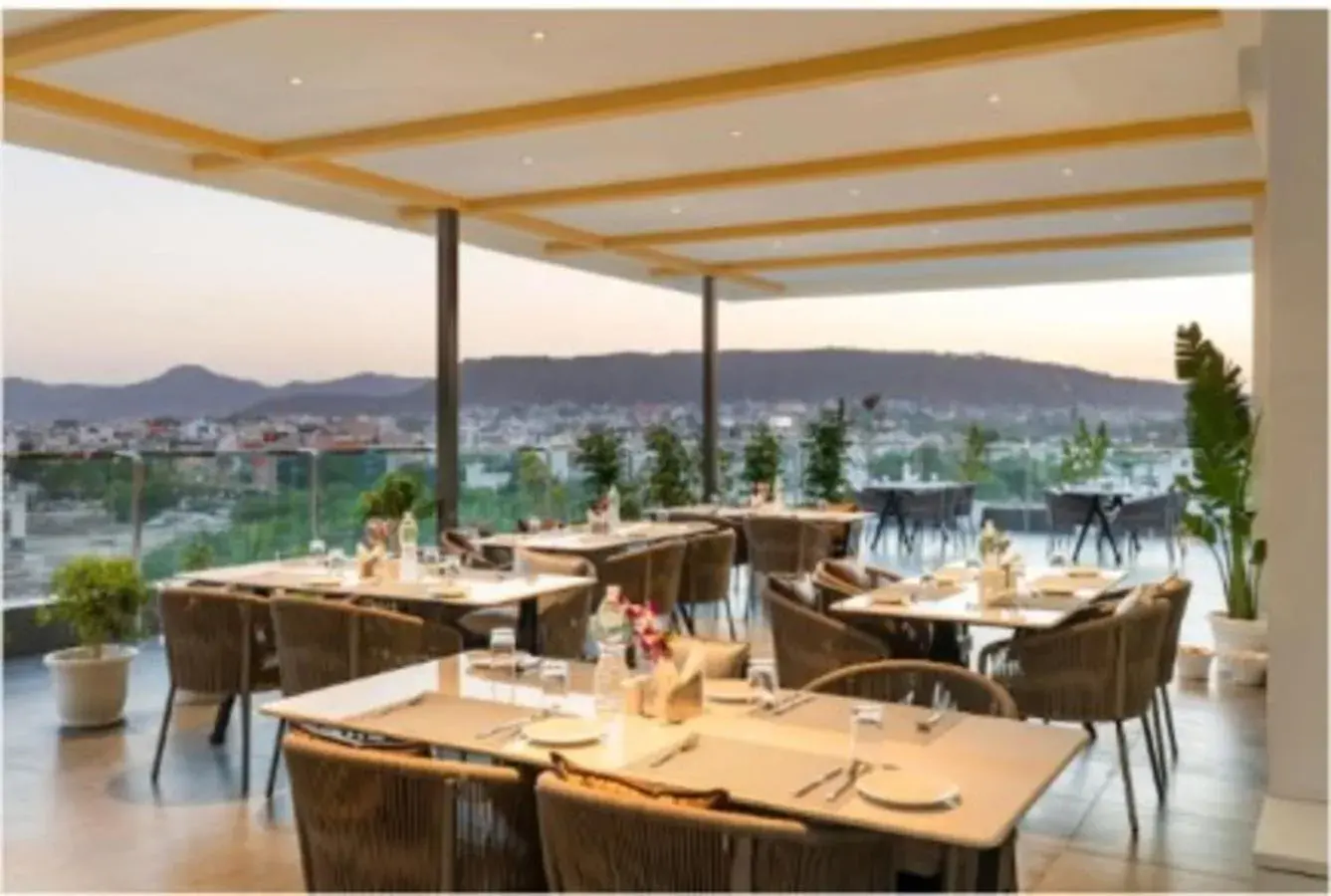 Restaurant/places to eat in 7 rays hotel Restaurant/places to eat in 7 rays hotel