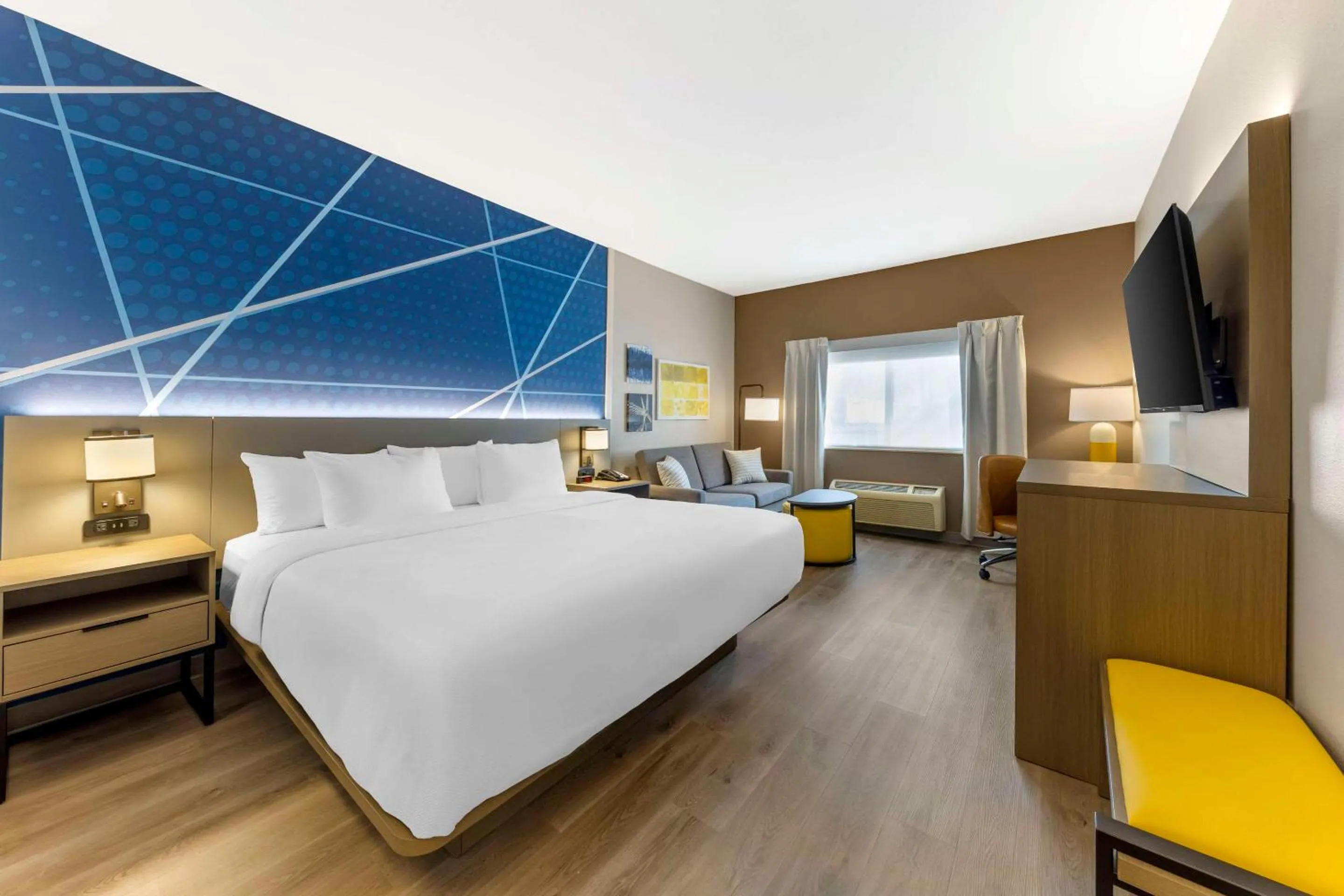 Bedroom, Bed in Comfort Inn & Suites Oklahoma City North - Quail Springs