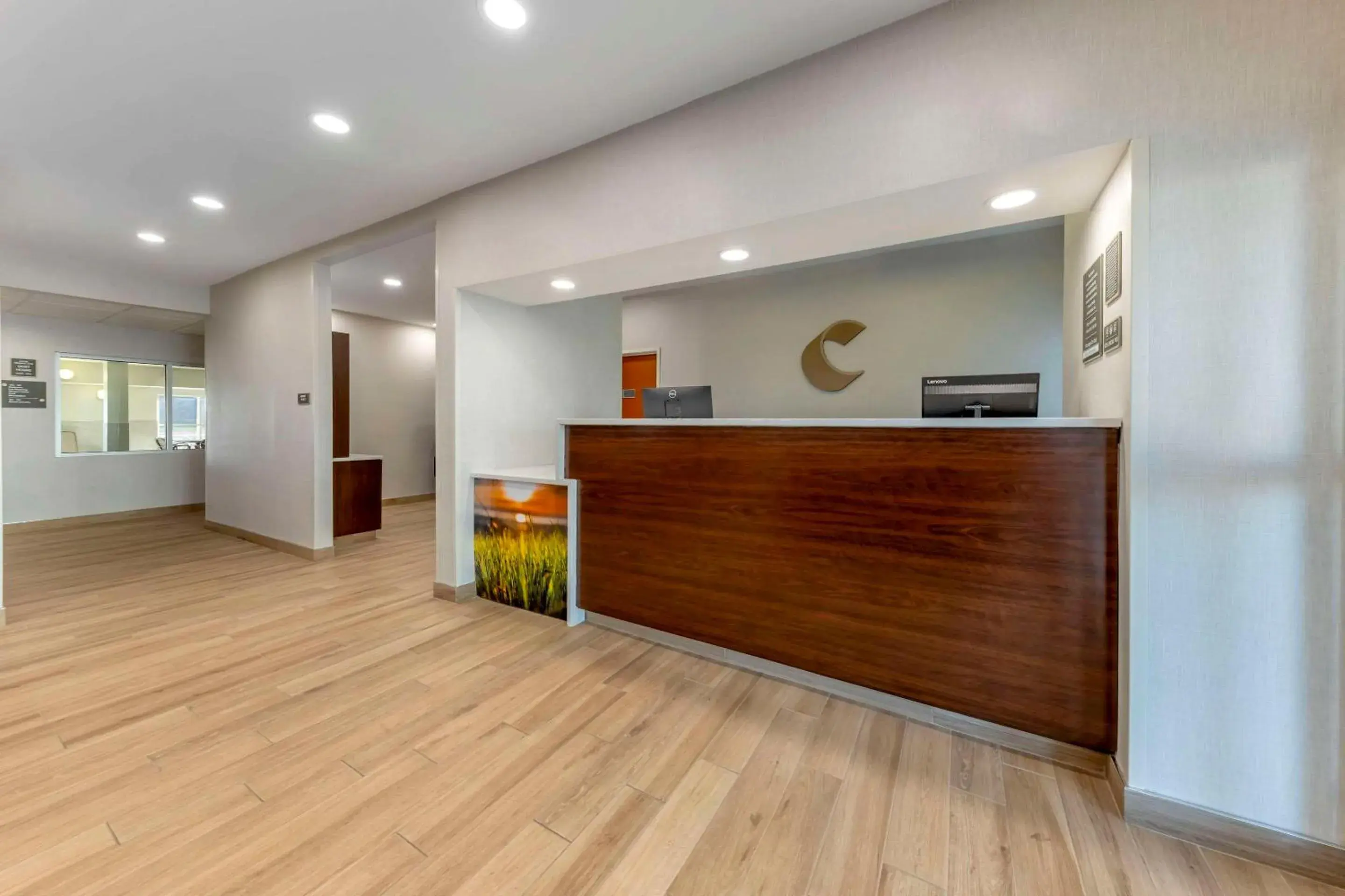 Lobby or reception in Comfort Inn & Suites Oklahoma City North - Quail Springs Lobby or reception in Comfort Inn & Suites Oklahoma City North - Quail Springs