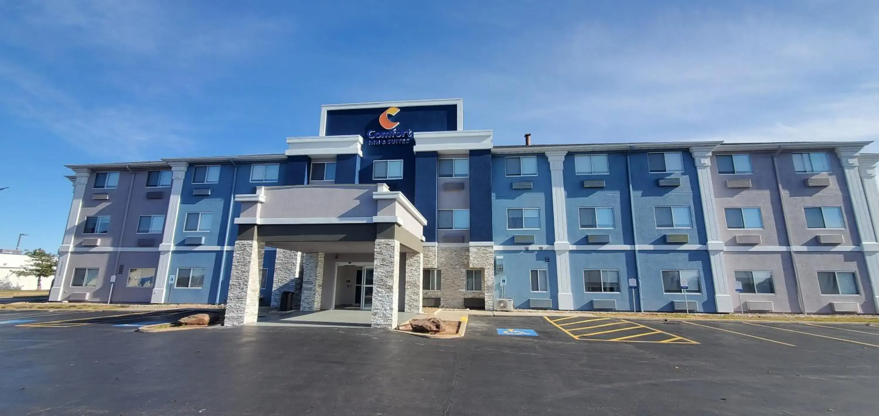 Property building in Comfort Inn & Suites Oklahoma City North - Quail Springs Property building in Comfort Inn & Suites Oklahoma City North - Quail Springs