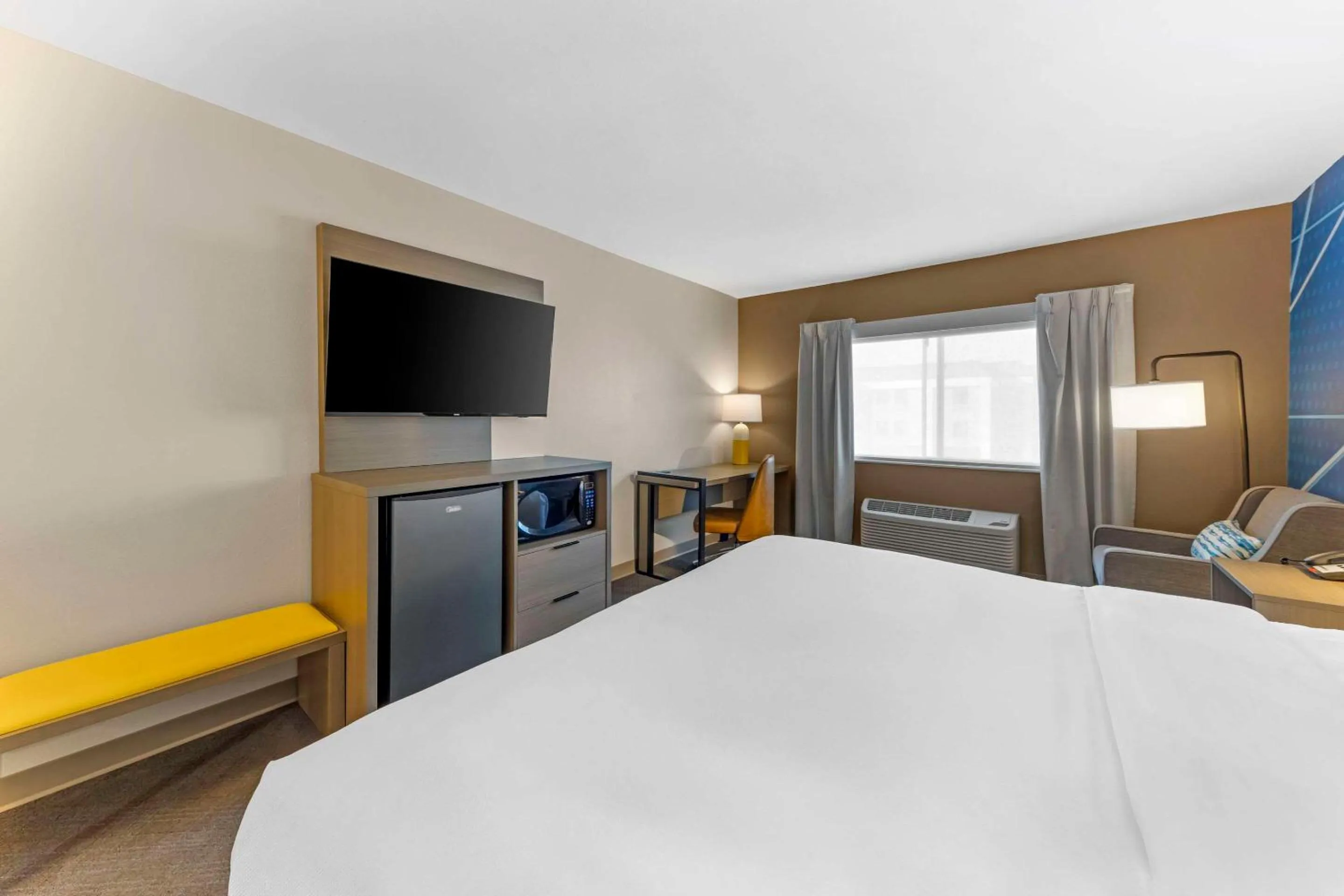 Bedroom, Bed in Comfort Inn & Suites Oklahoma City North - Quail Springs