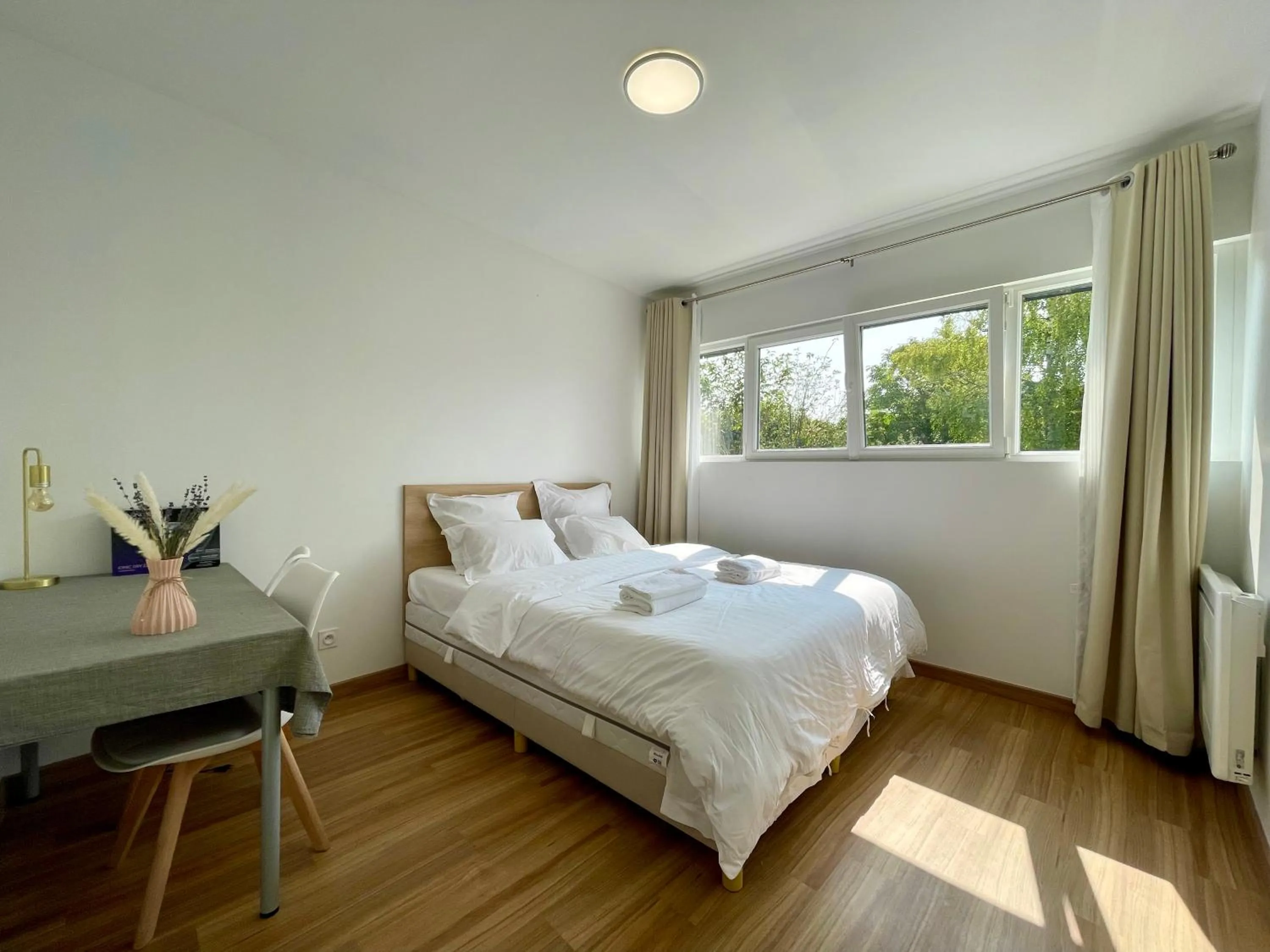 Bedroom, Bed in KoalaWakeup