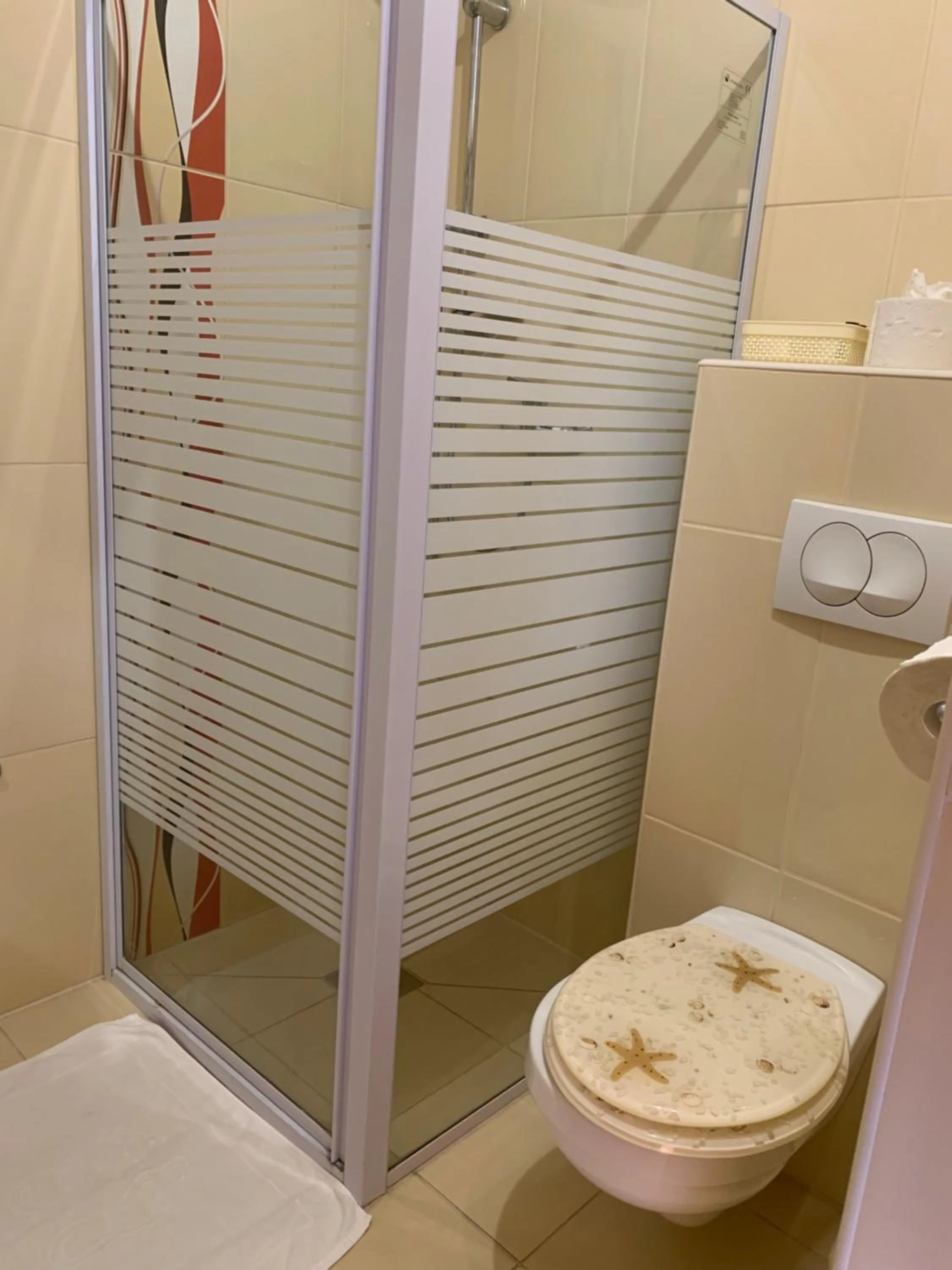 Shower in Szent István Wellness Panzió