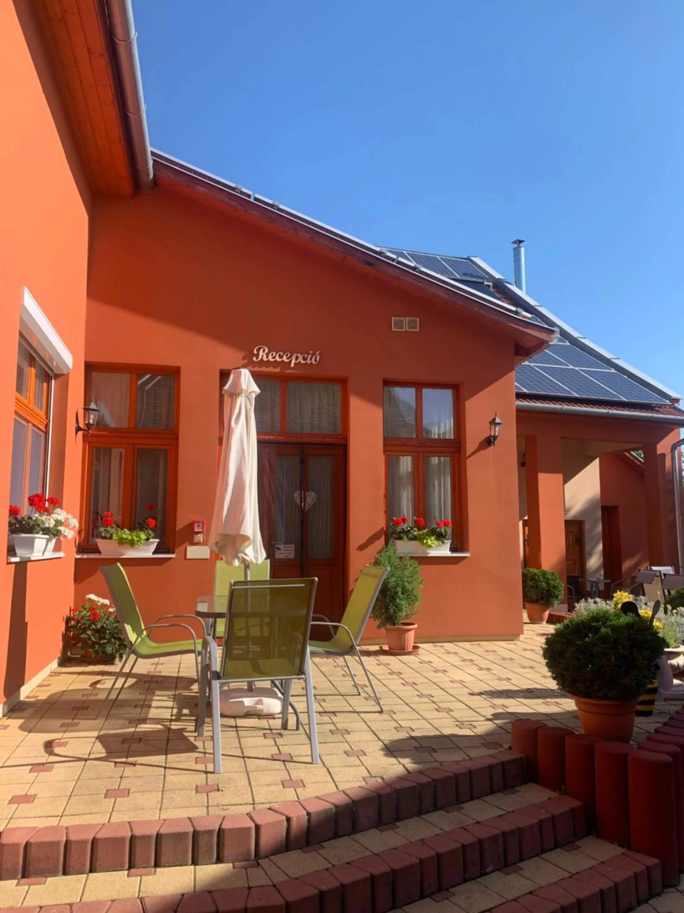 Inner courtyard view in Szent István Wellness Panzió
