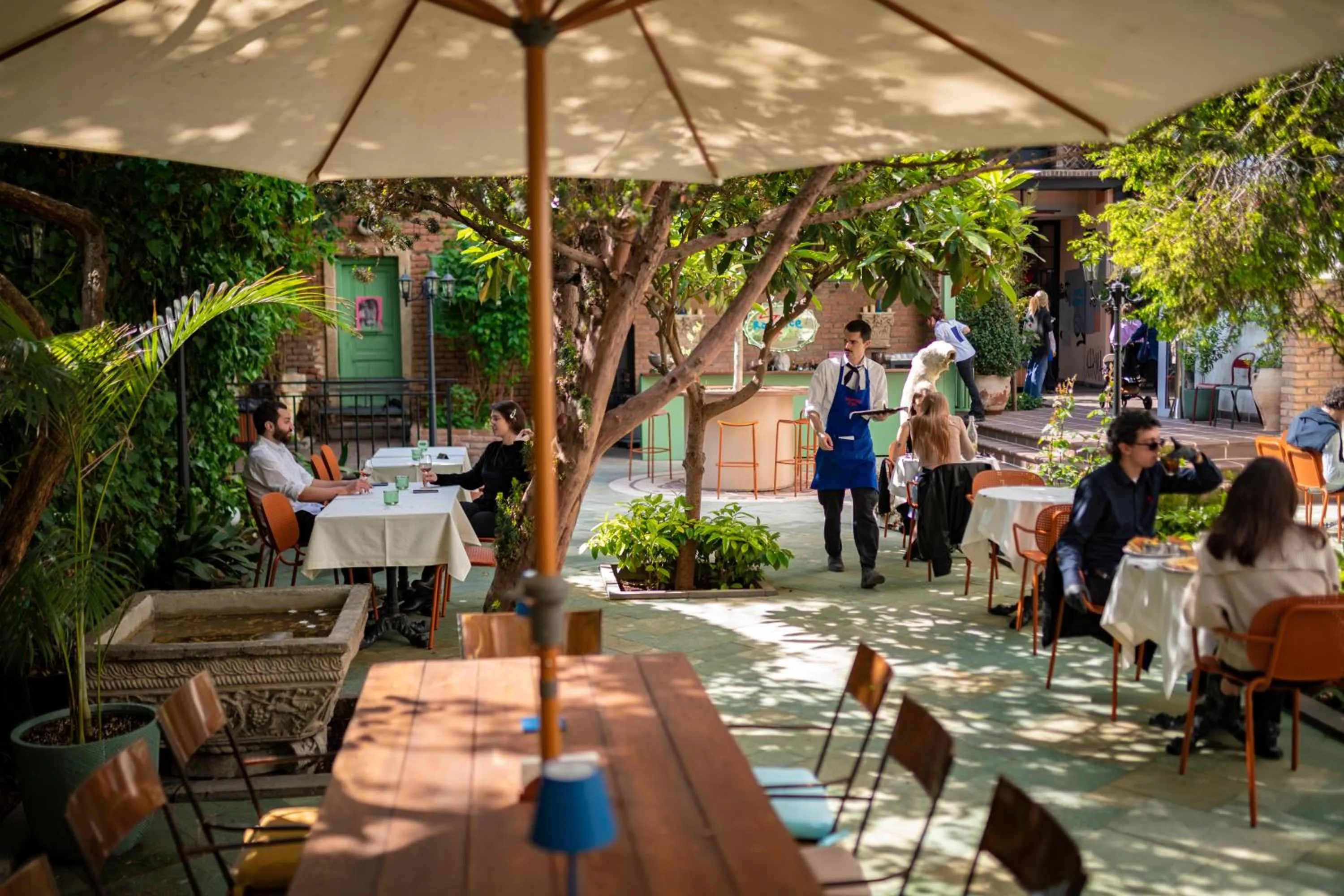 Restaurant/places to eat in Artizan - Design Hotel