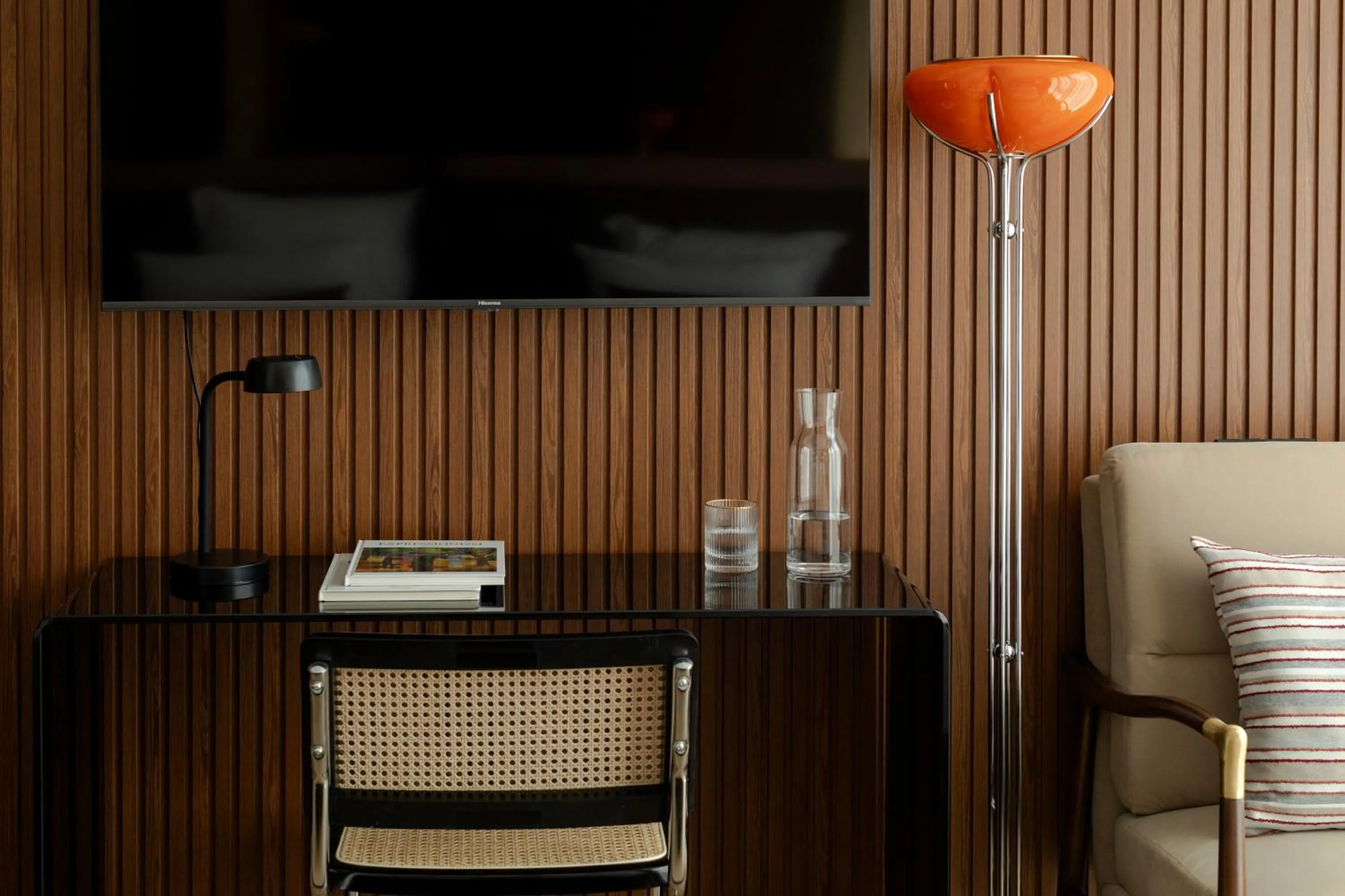 TV and multimedia in Artizan - Design Hotel