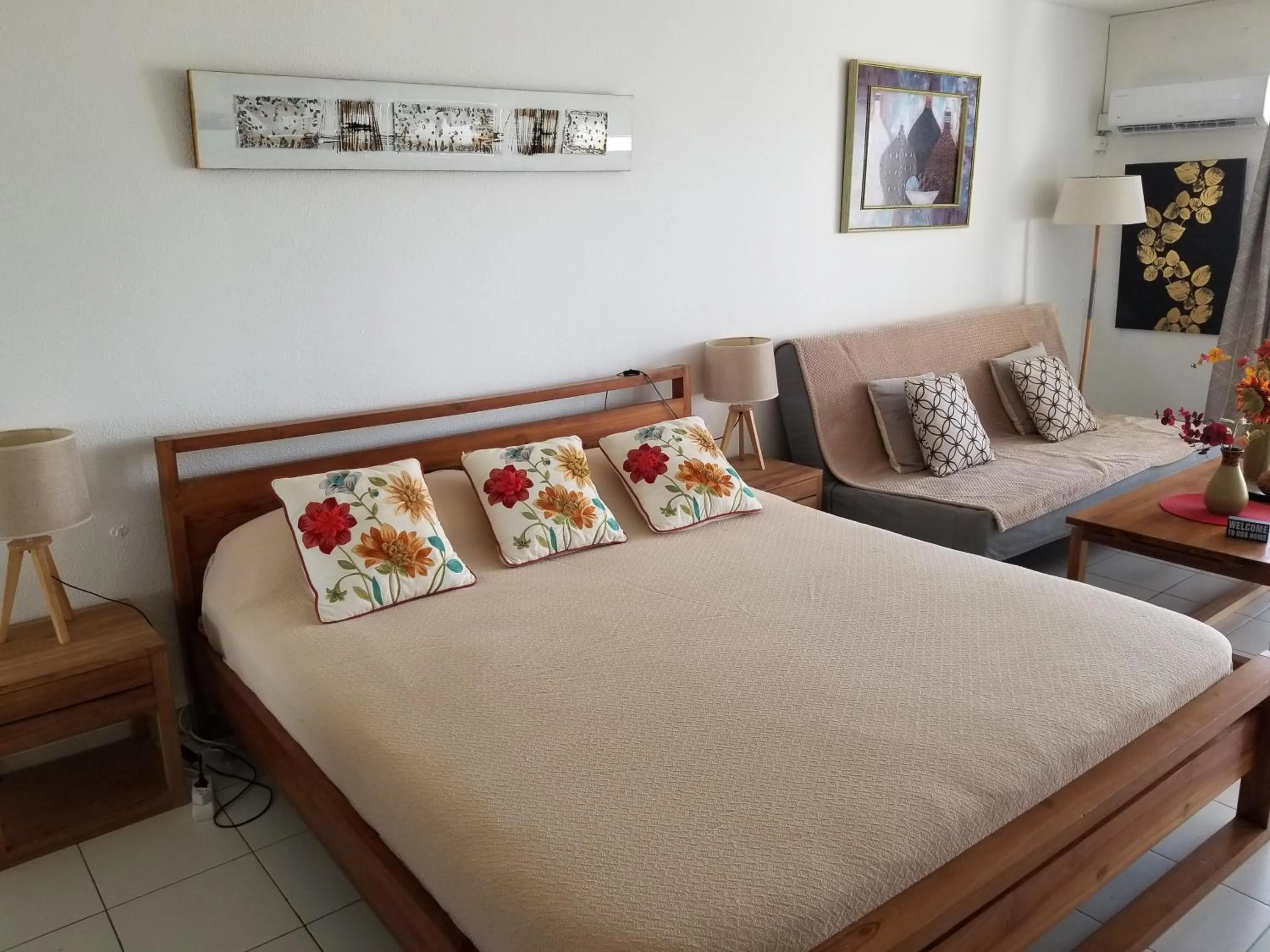 Bed in Orient Bay Beach Studio