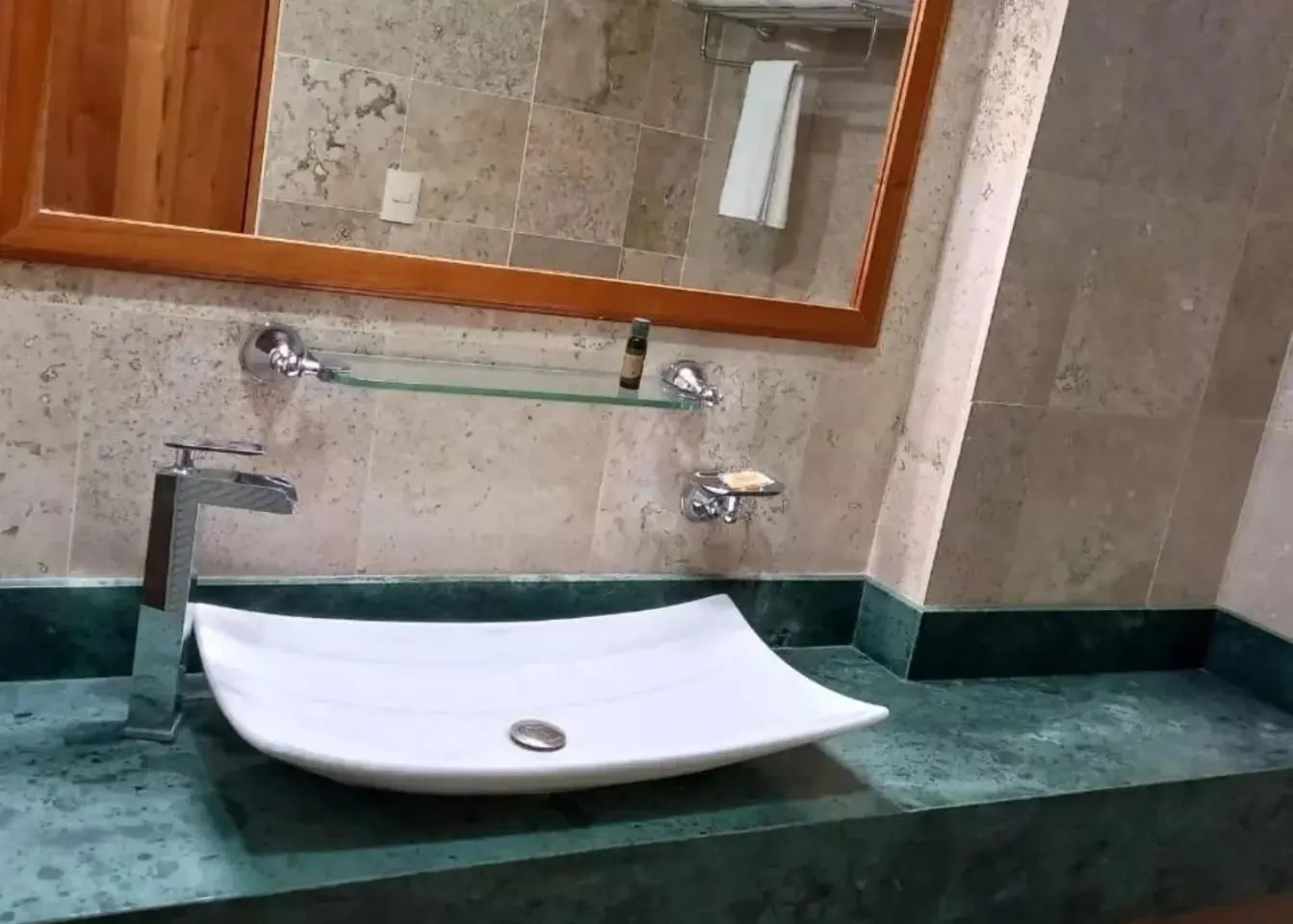 Bathroom in Cancun International Suites