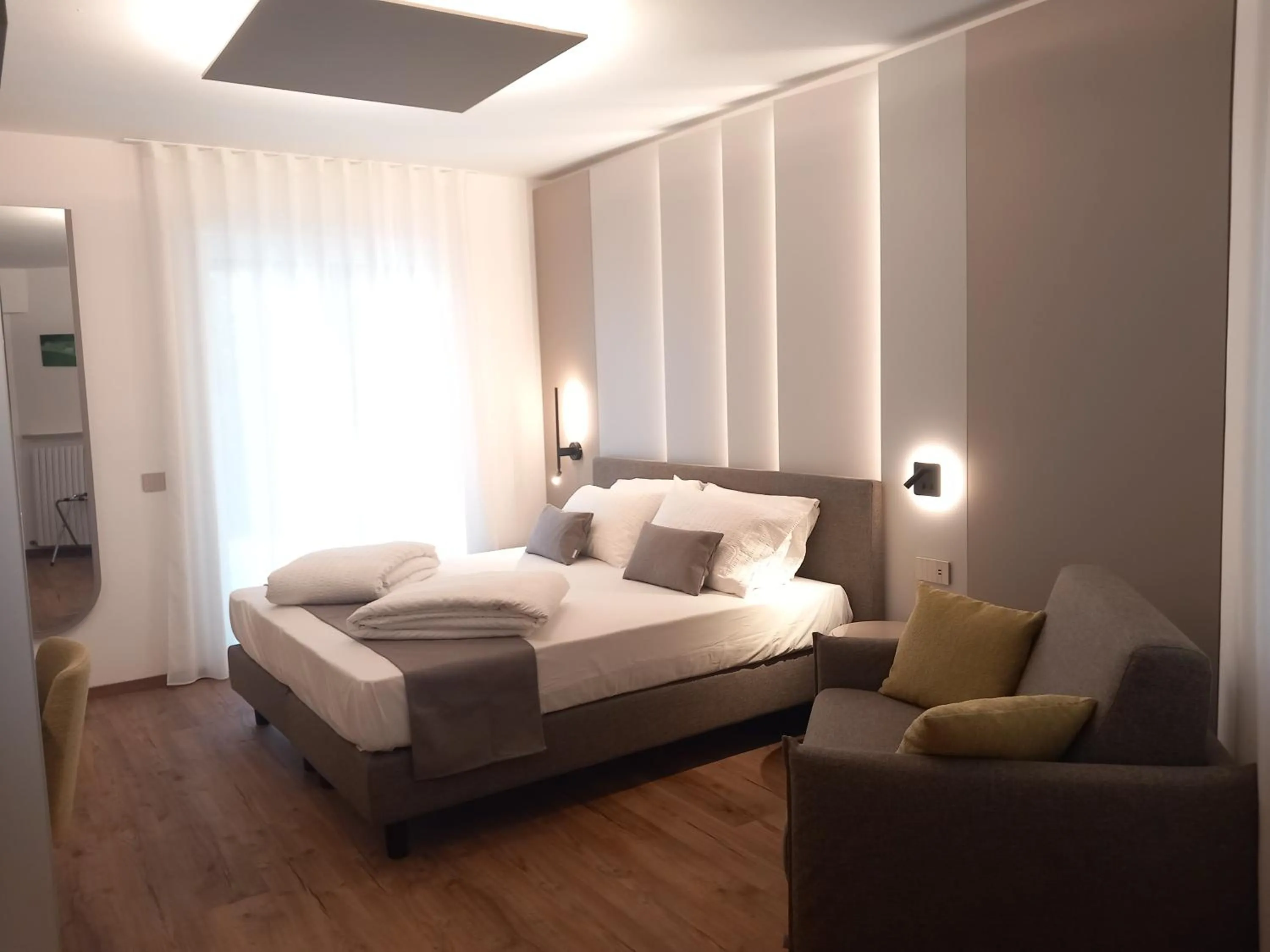 Deluxe Double or Twin Room with Balcony in Hotel Pace