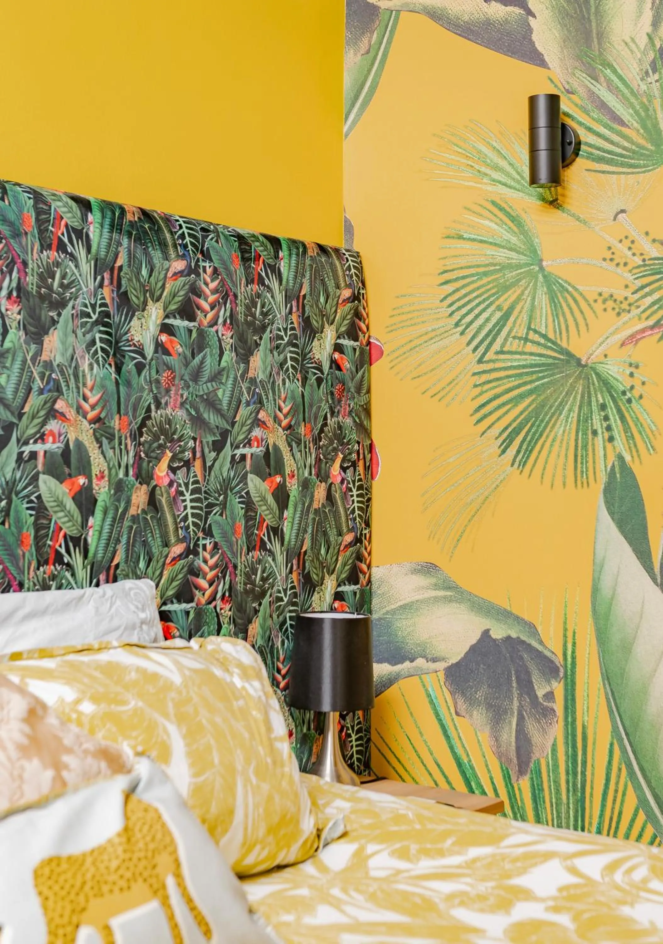 Bed in the Orangery - BnB Suites