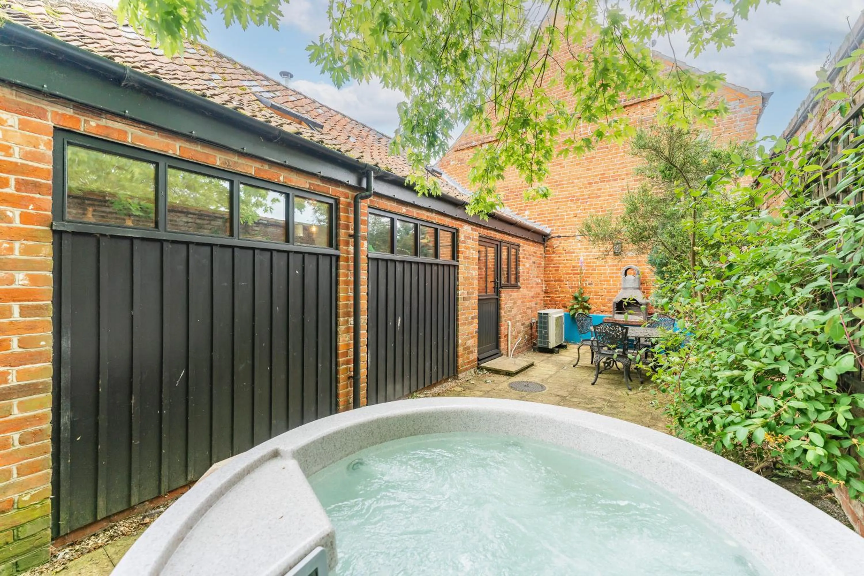 Spring in the Orangery - BnB Suites