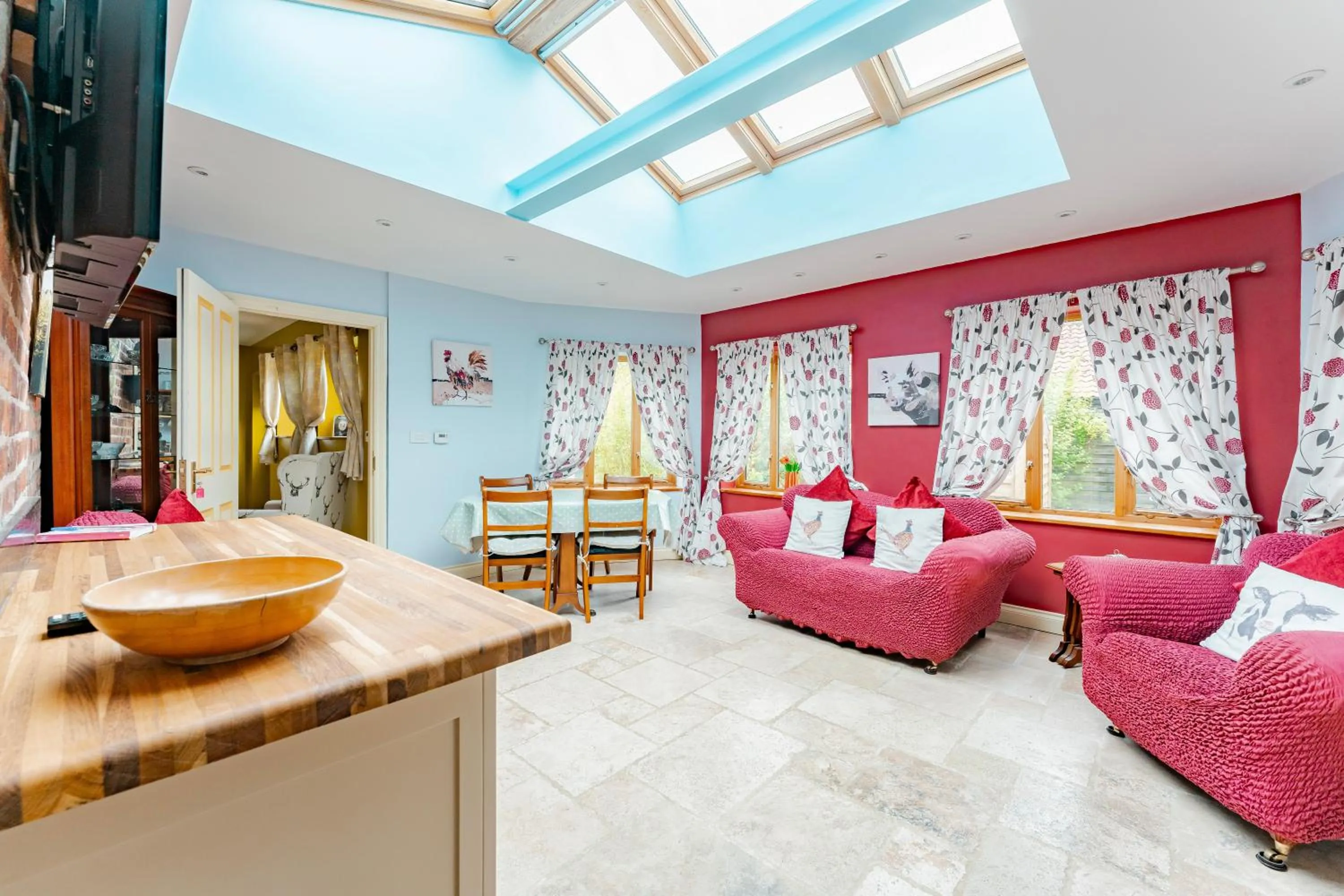 TV and multimedia in the Orangery - BnB Suites