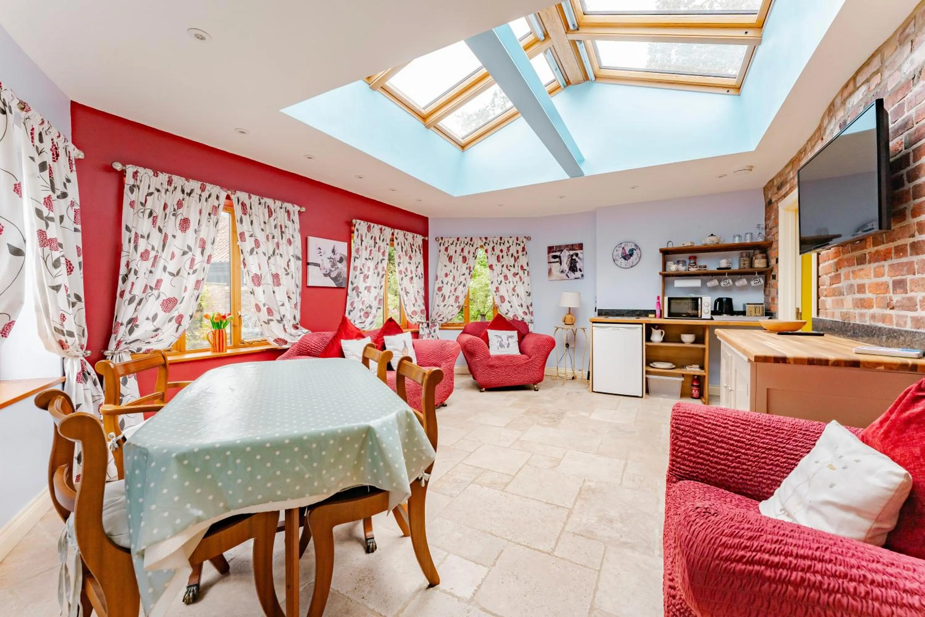 TV and multimedia in the Orangery - BnB Suites